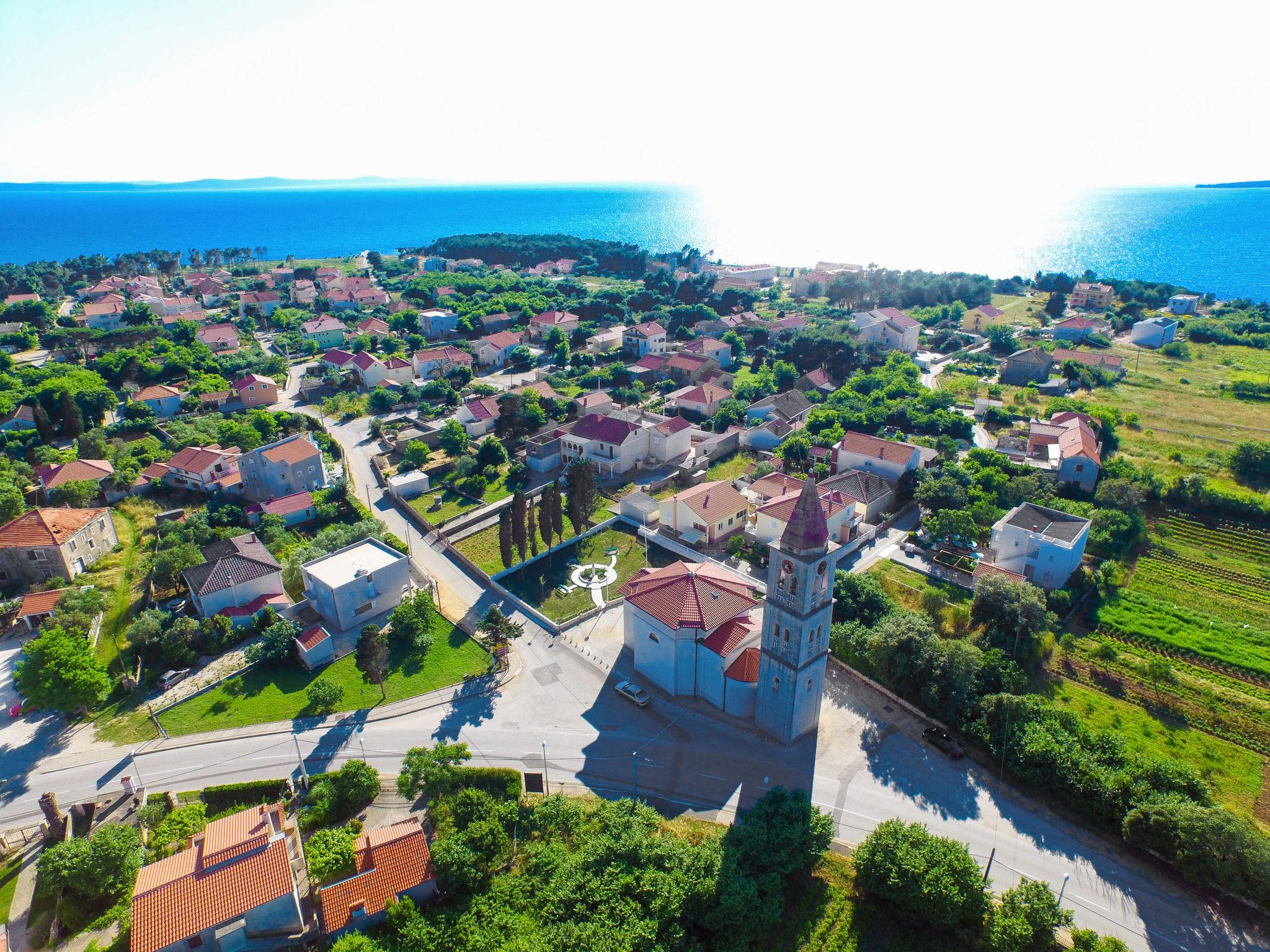 Photo 26 - Maison de 3 chambres à Privlaka avec terrasse et vues à la mer