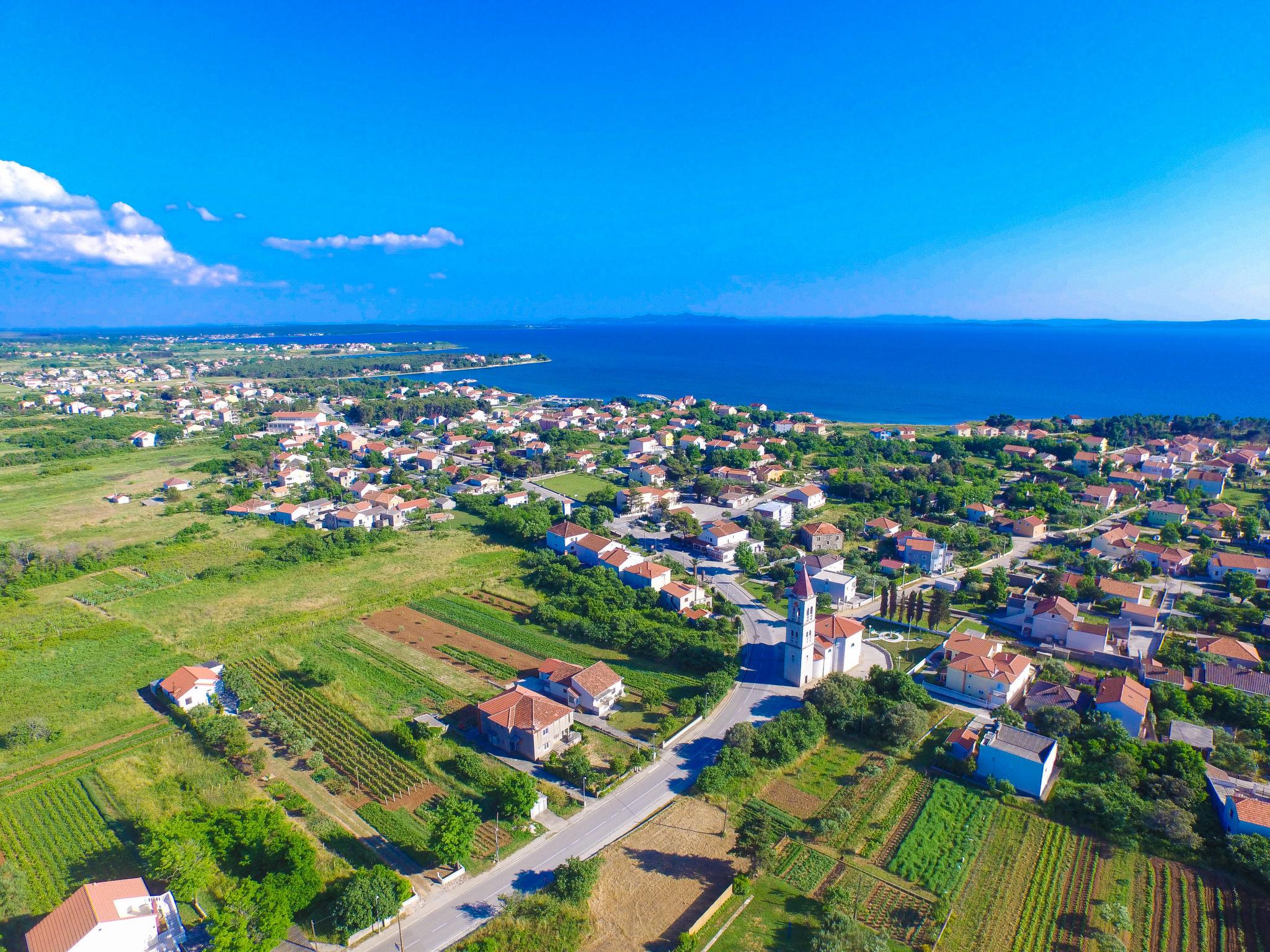 Foto 28 - Casa de 3 quartos em Privlaka com terraço e vistas do mar