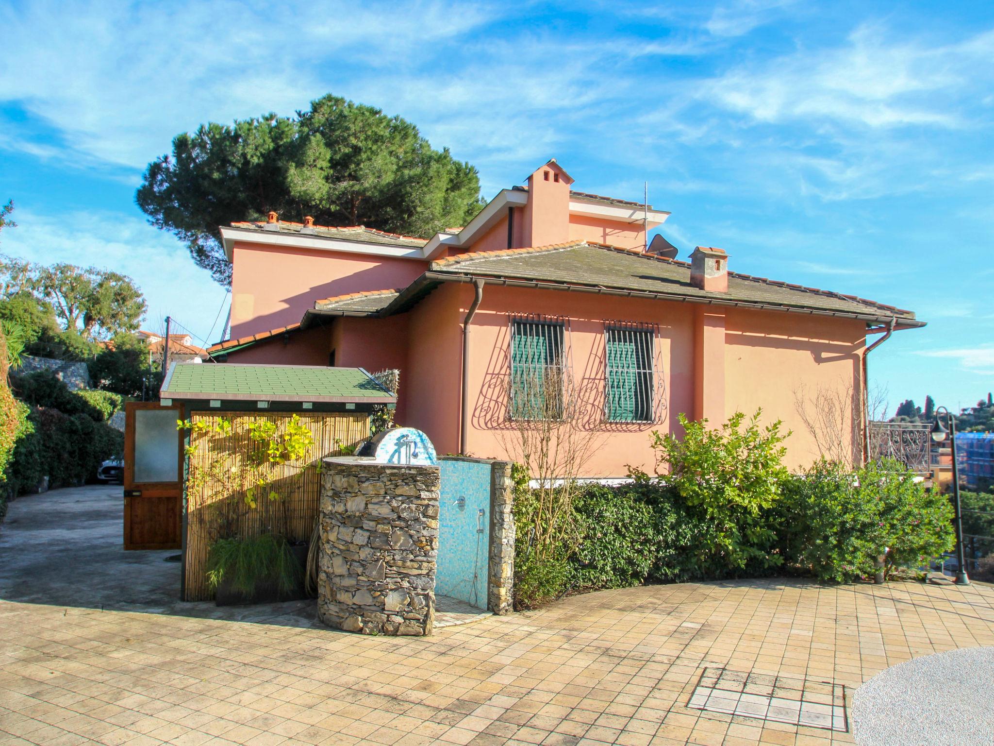 Foto 19 - Apartamento de 2 habitaciones en Rapallo con piscina y vistas al mar