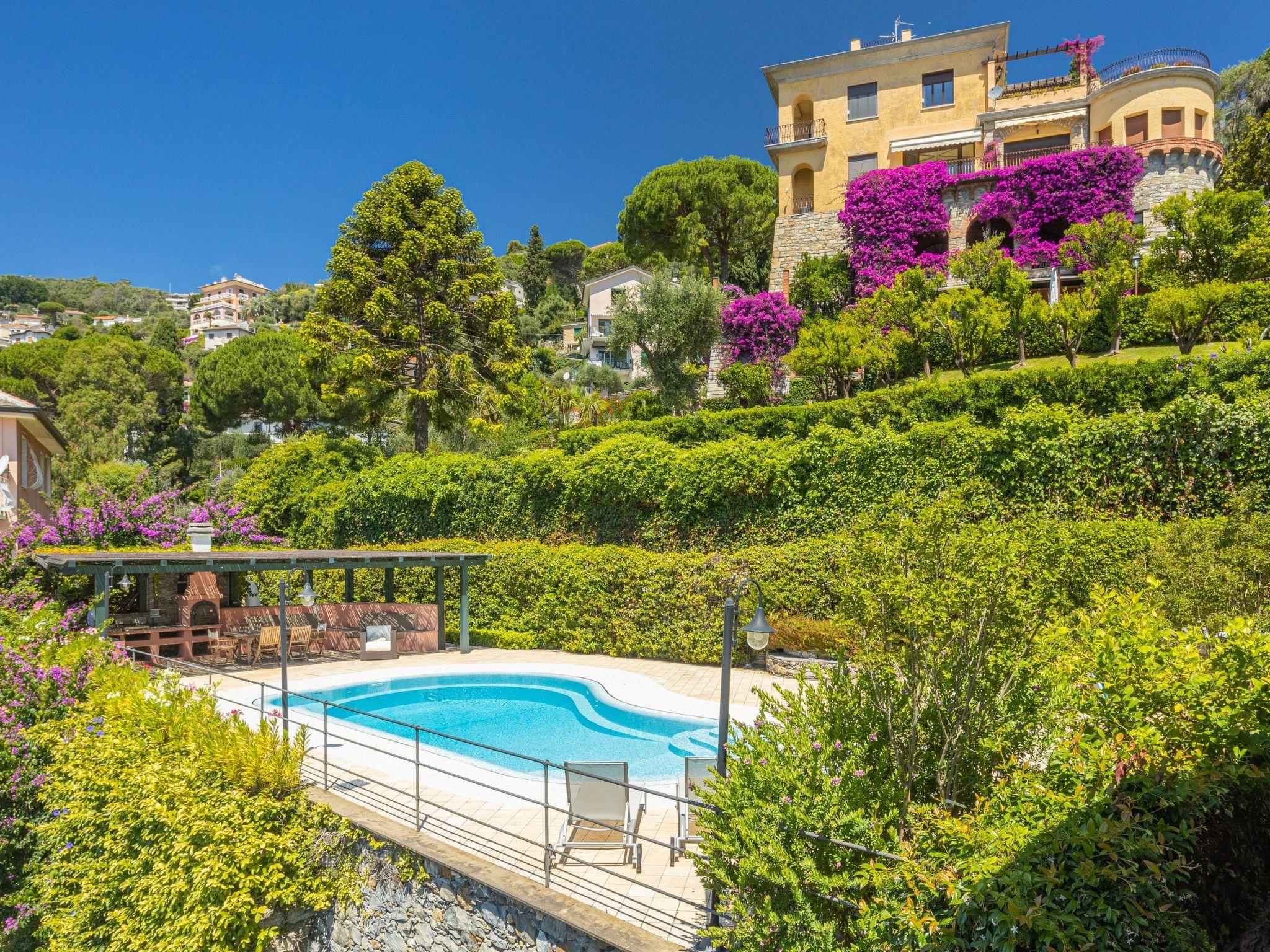 Foto 36 - Casa de 4 quartos em Rapallo com piscina privada e vistas do mar