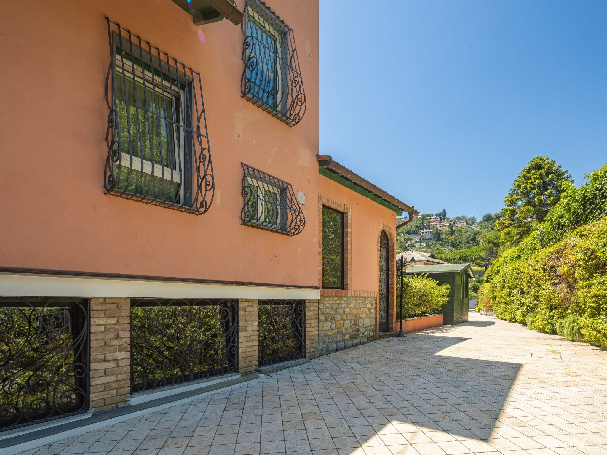 Foto 31 - Appartamento con 2 camere da letto a Rapallo con piscina e vista mare