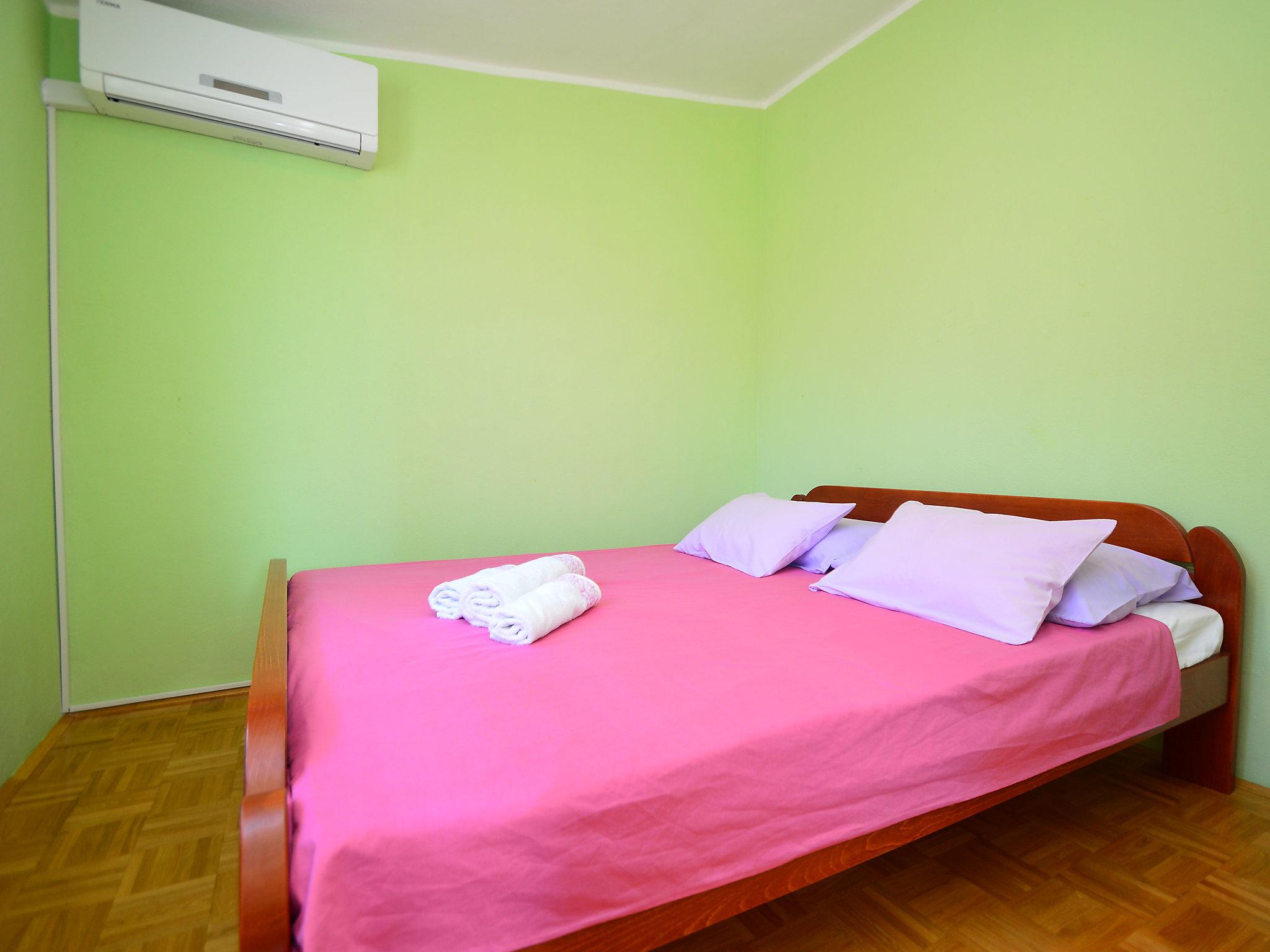 Foto 9 - Apartamento de 1 habitación en Sibenik con terraza