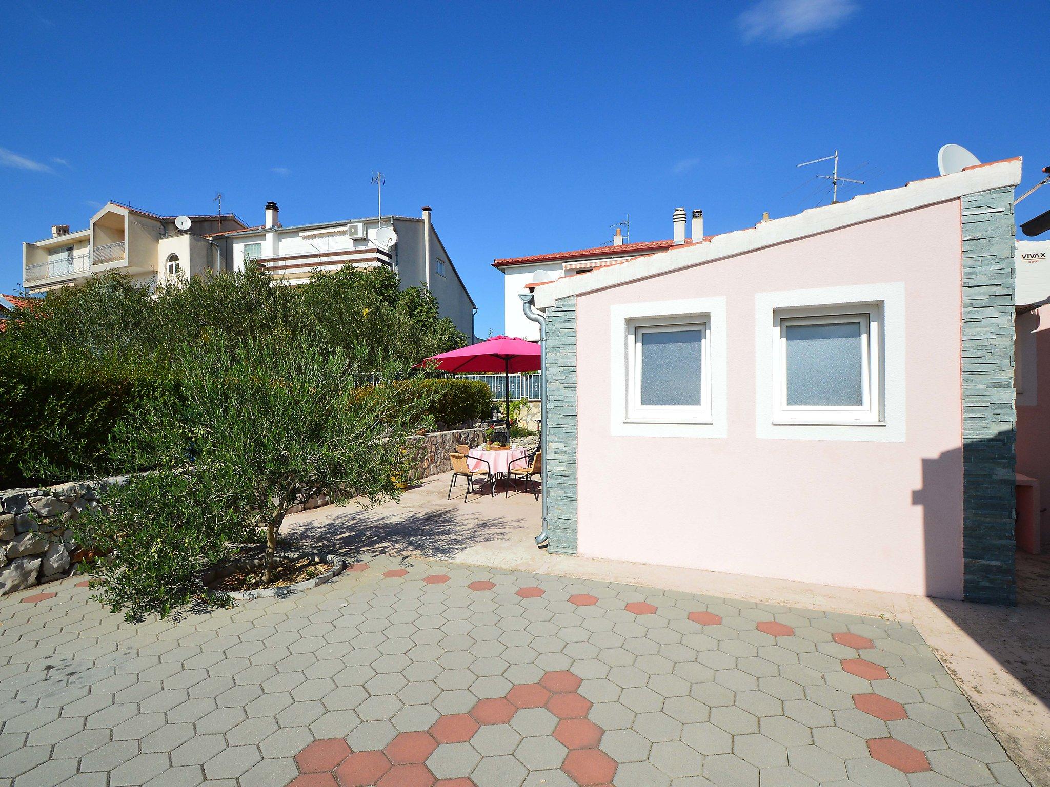 Foto 13 - Apartamento de 1 habitación en Sibenik con terraza