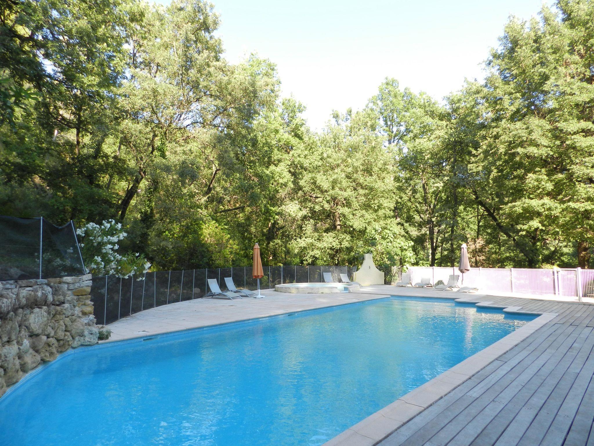 Foto 35 - Casa de 3 quartos em Draguignan com piscina e terraço