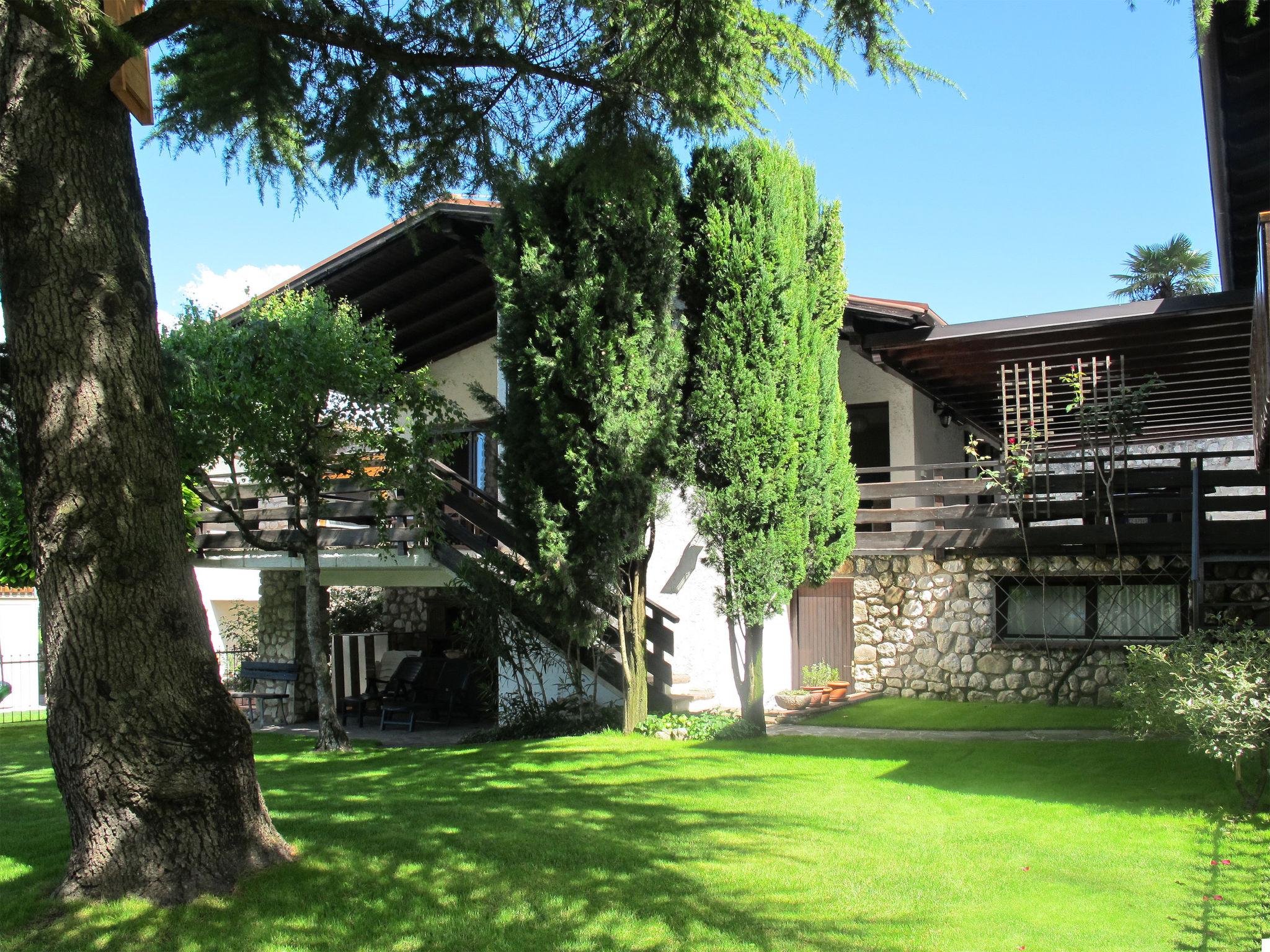 Photo 1 - Maison de 2 chambres à Malcesine avec jardin et terrasse