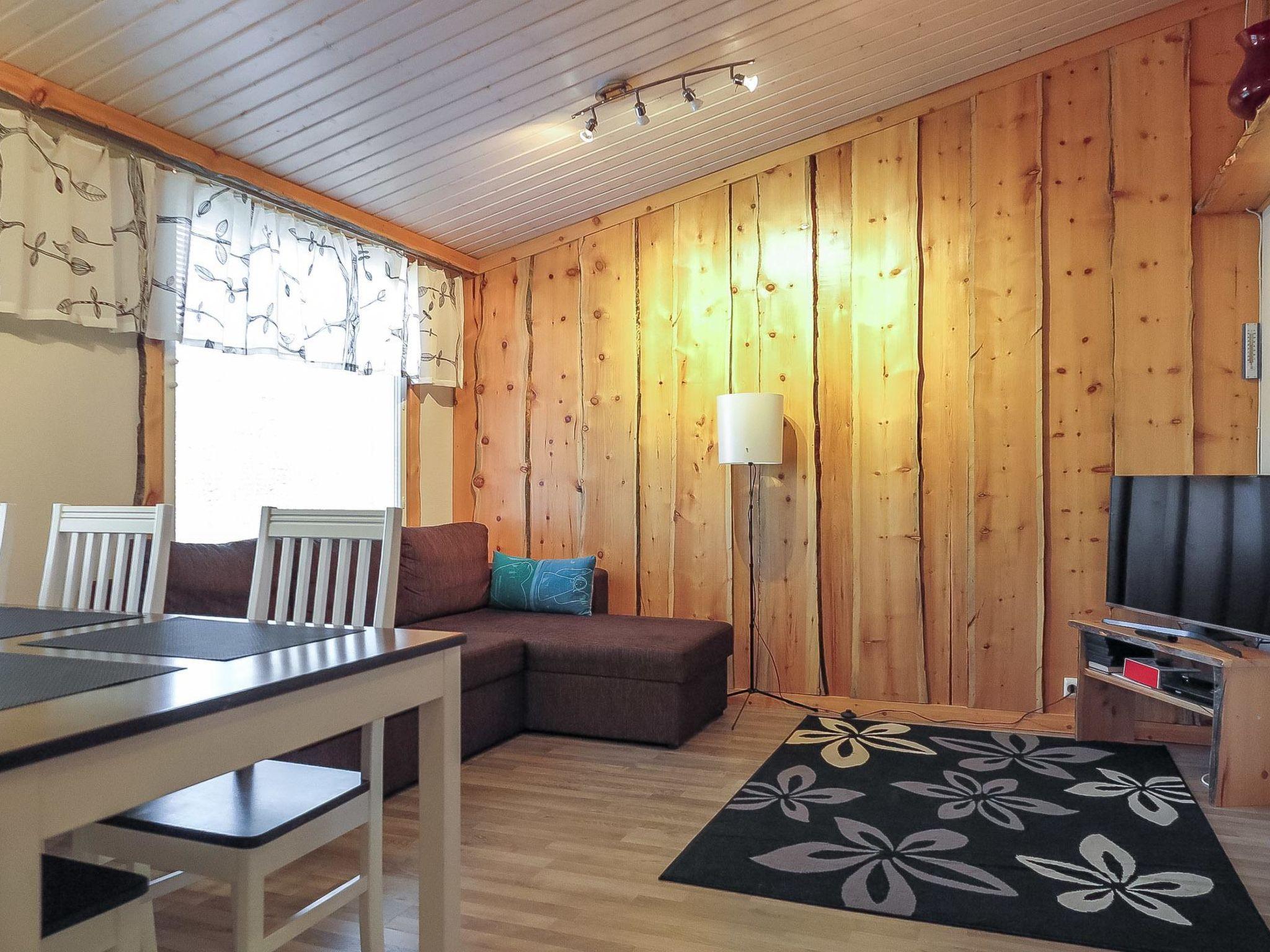 Foto 3 - Casa de 2 habitaciones en Inari con sauna y vistas a la montaña
