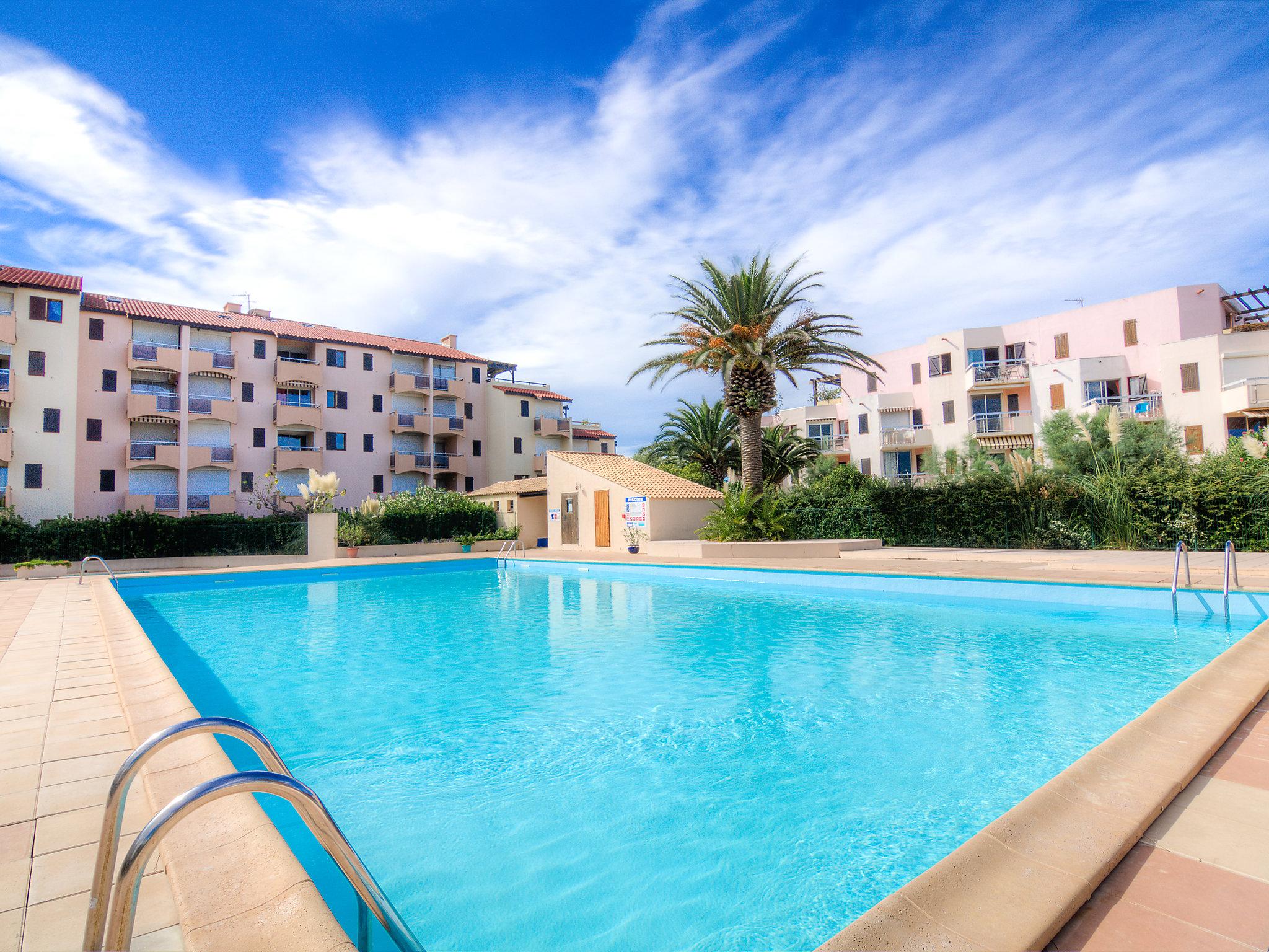 Foto 1 - Apartamento de 1 habitación en Saint-Cyprien con piscina y vistas al mar