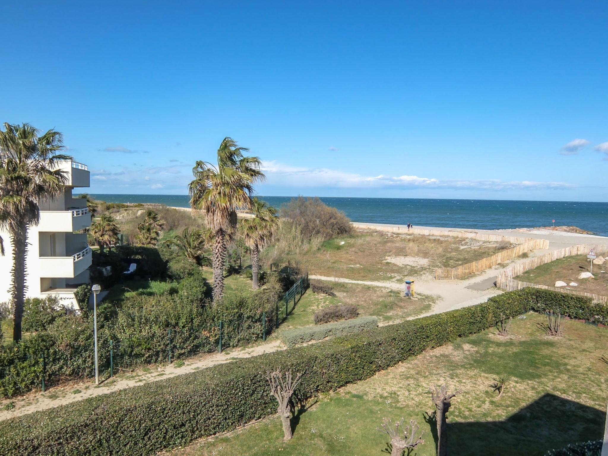 Foto 16 - Apartment mit 1 Schlafzimmer in Saint-Cyprien mit schwimmbad und blick aufs meer