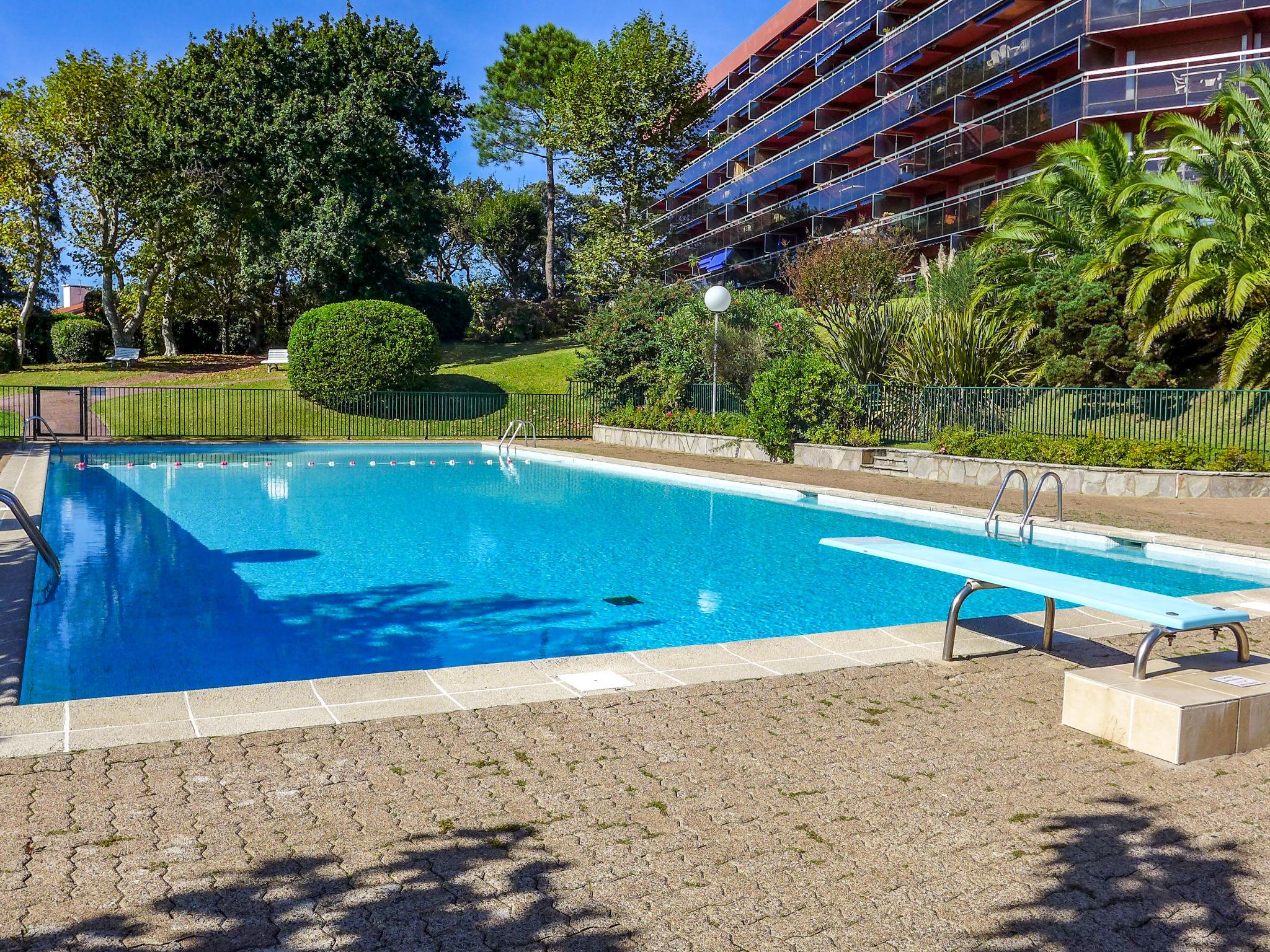 Foto 3 - Apartamento de 1 habitación en Biarritz con piscina y vistas al mar