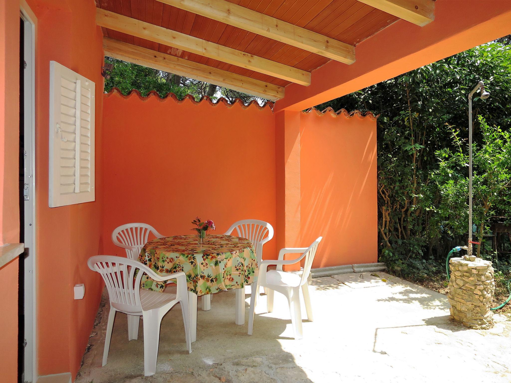 Foto 2 - Apartamento de 1 quarto em Rovinj com jardim e terraço