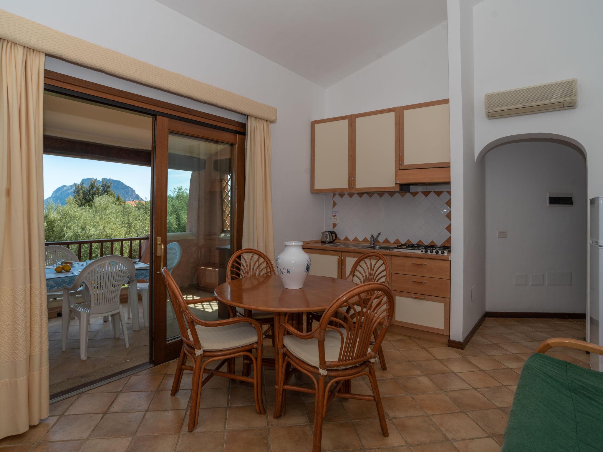 Photo 5 - 2 bedroom House in Loiri Porto San Paolo with swimming pool and sea view