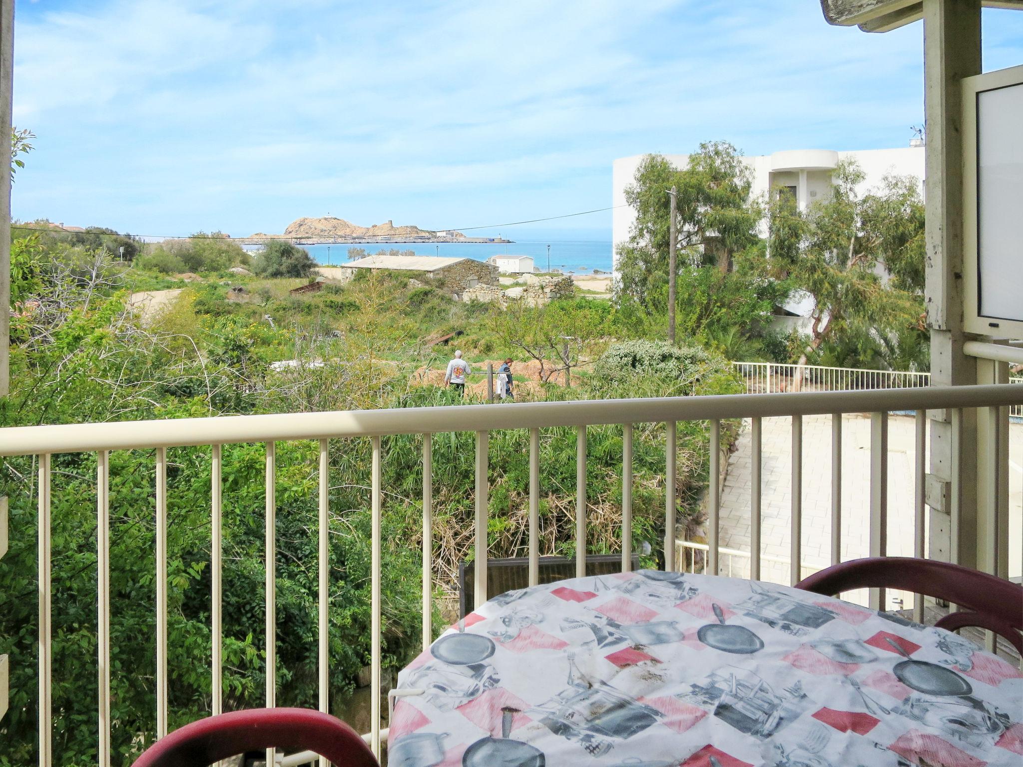 Foto 2 - Apartamento de 1 habitación en L'Île-Rousse con piscina y vistas al mar