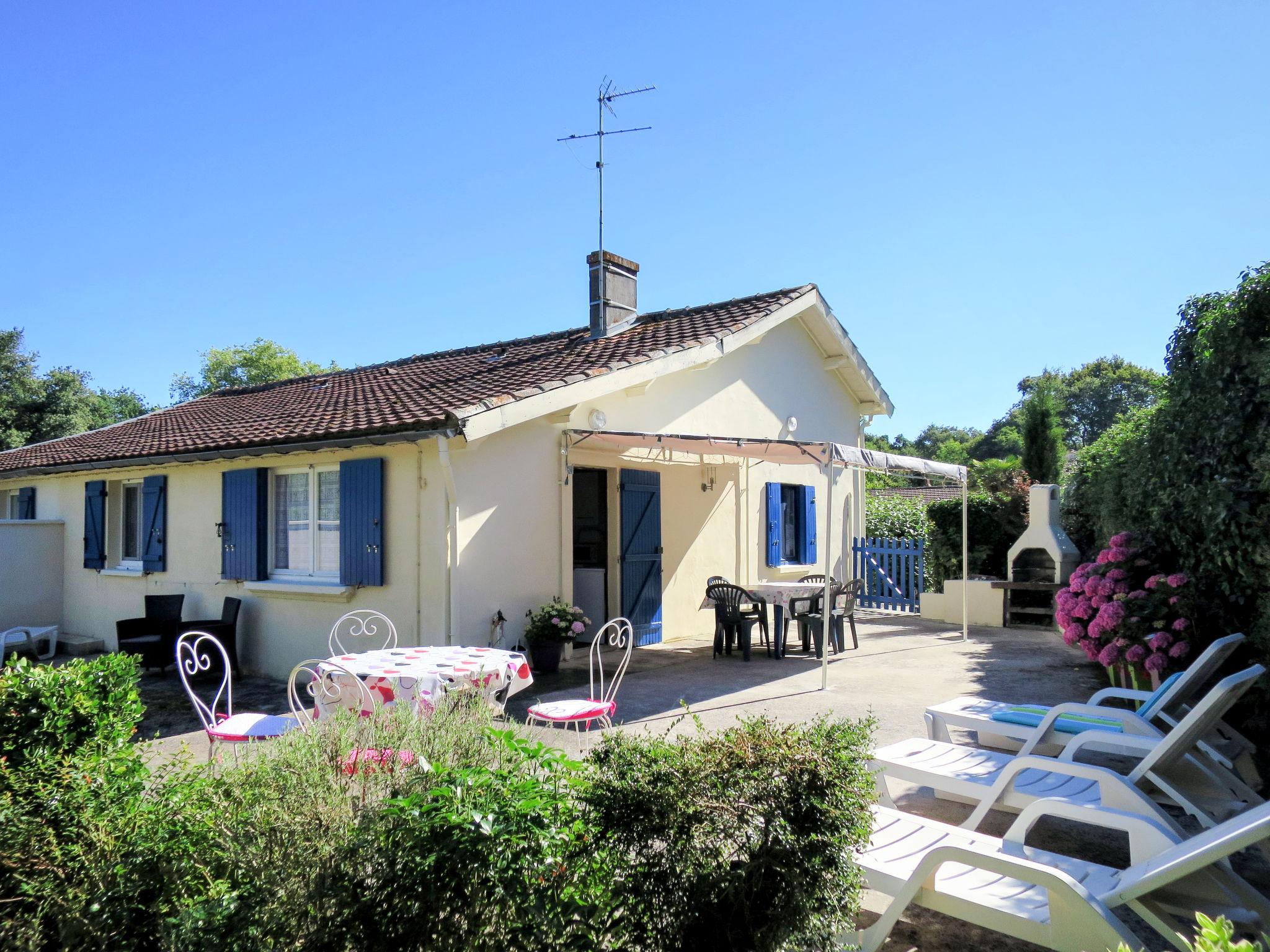 Foto 1 - Haus mit 2 Schlafzimmern in Jau-Dignac-et-Loirac mit garten und terrasse