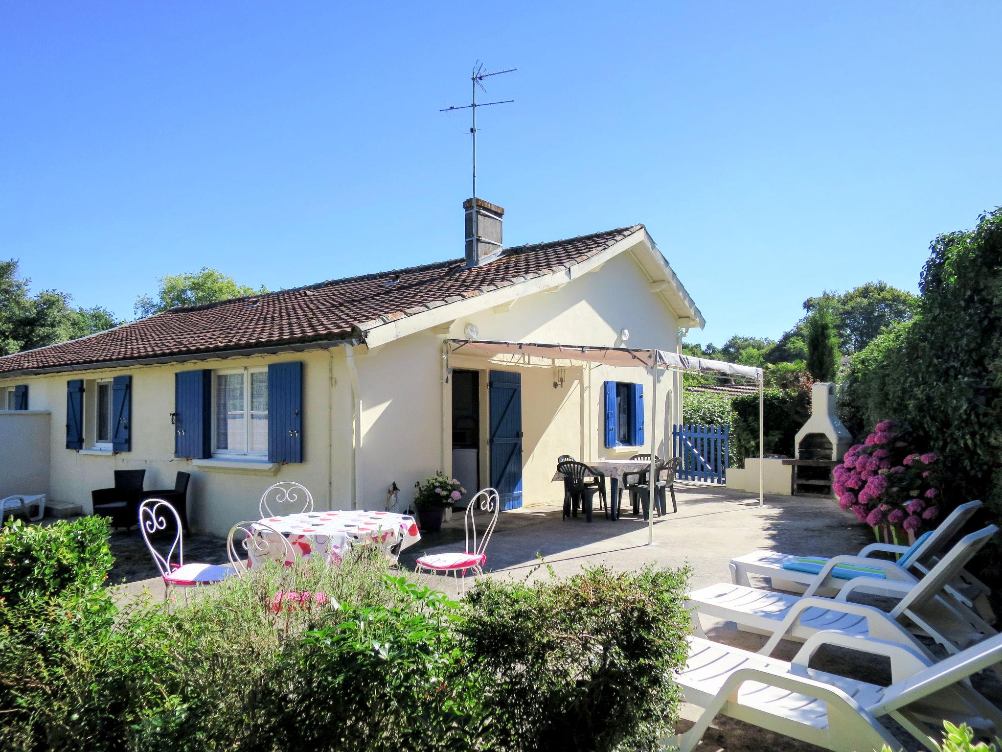 Foto 1 - Casa de 2 habitaciones en Jau-Dignac-et-Loirac con jardín y terraza