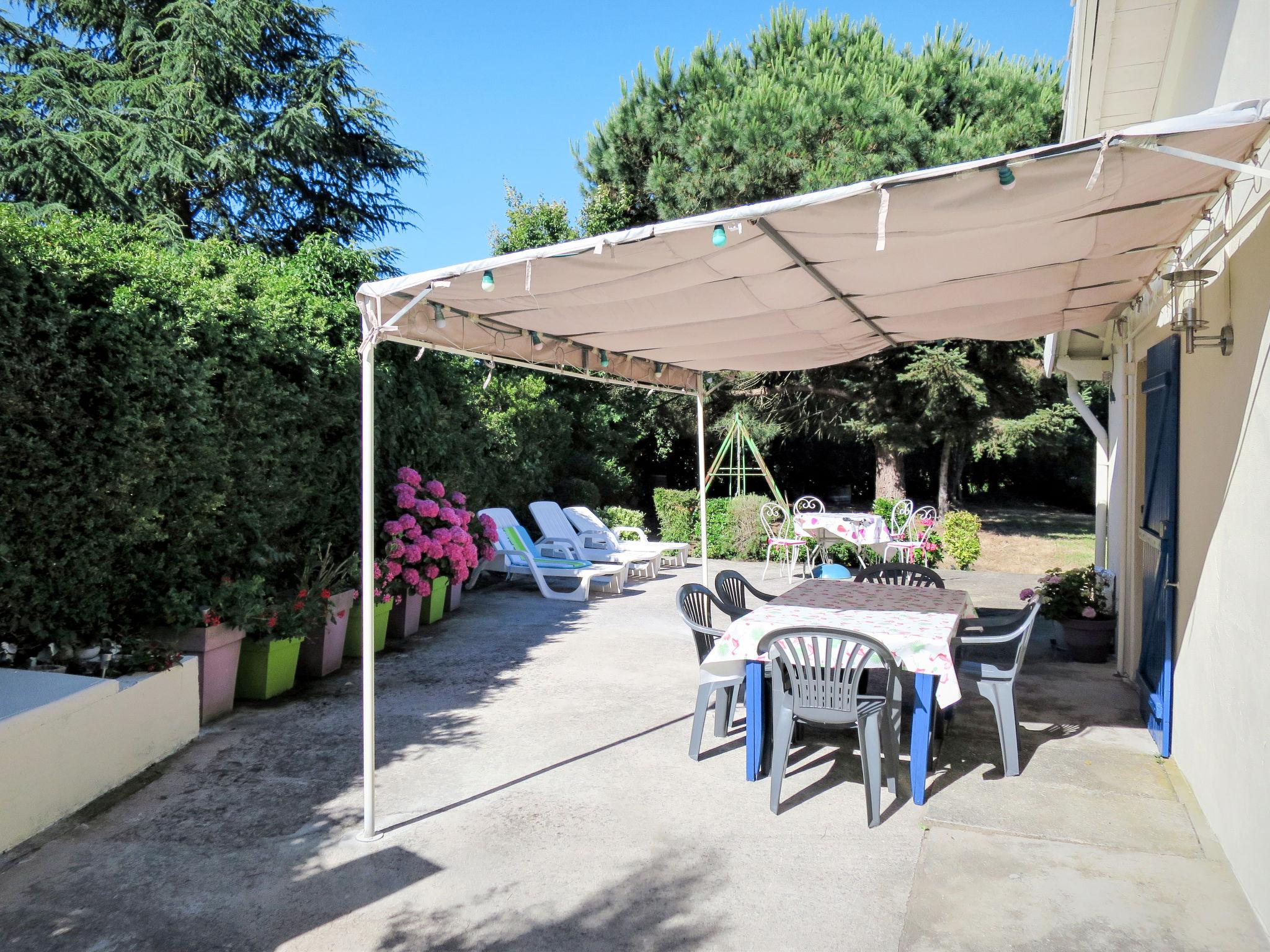 Photo 2 - Maison de 2 chambres à Jau-Dignac-et-Loirac avec jardin et terrasse