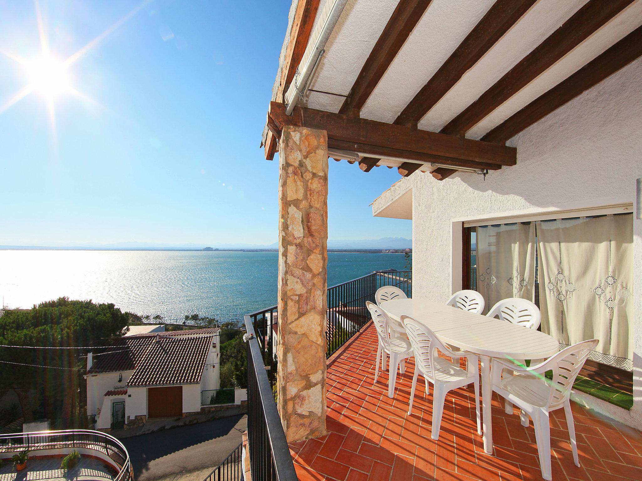 Foto 19 - Casa de 4 habitaciones en Roses con piscina privada y vistas al mar
