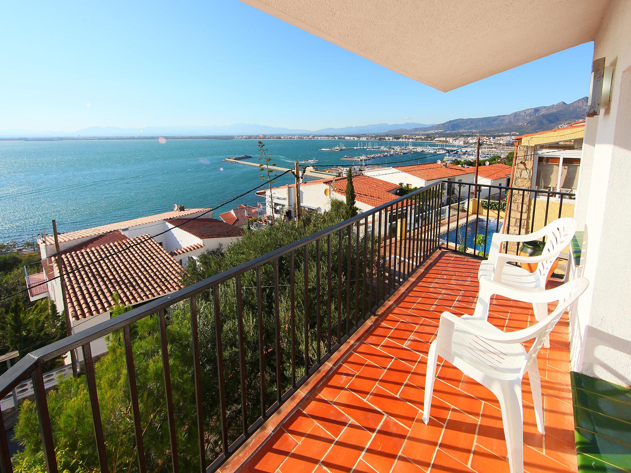 Photo 22 - Maison de 4 chambres à Roses avec piscine privée et vues à la mer