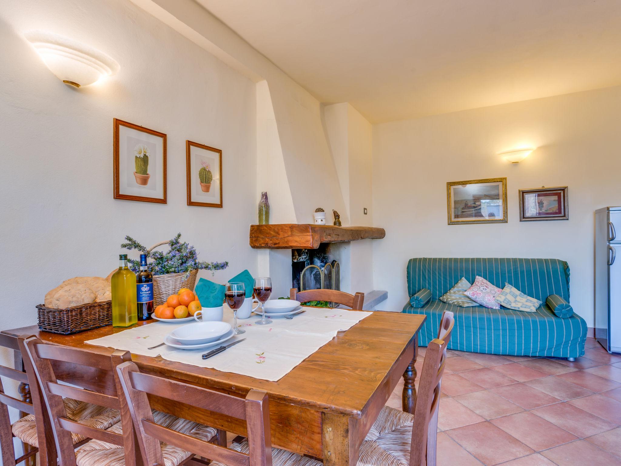 Photo 12 - 1 bedroom Apartment in Lamporecchio with swimming pool and garden