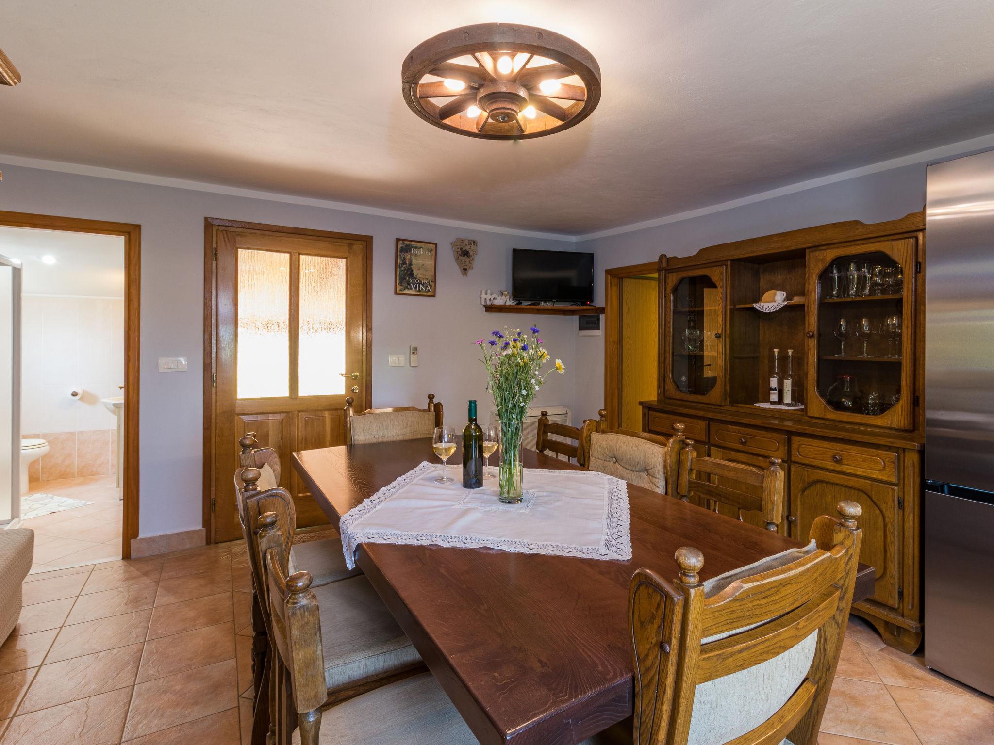 Photo 11 - 3 bedroom House in Pićan with private pool and garden