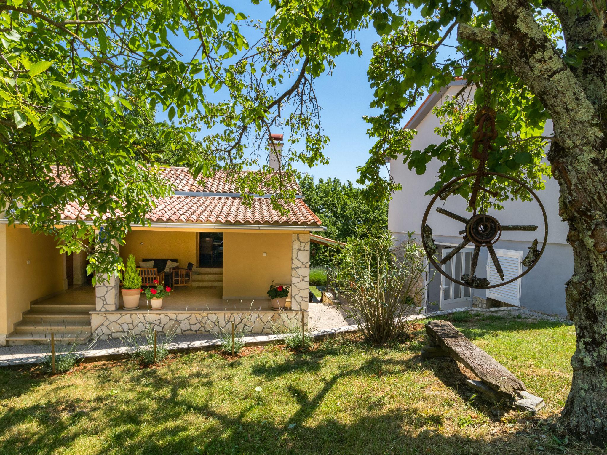 Photo 21 - Maison de 3 chambres à Pićan avec piscine privée et terrasse