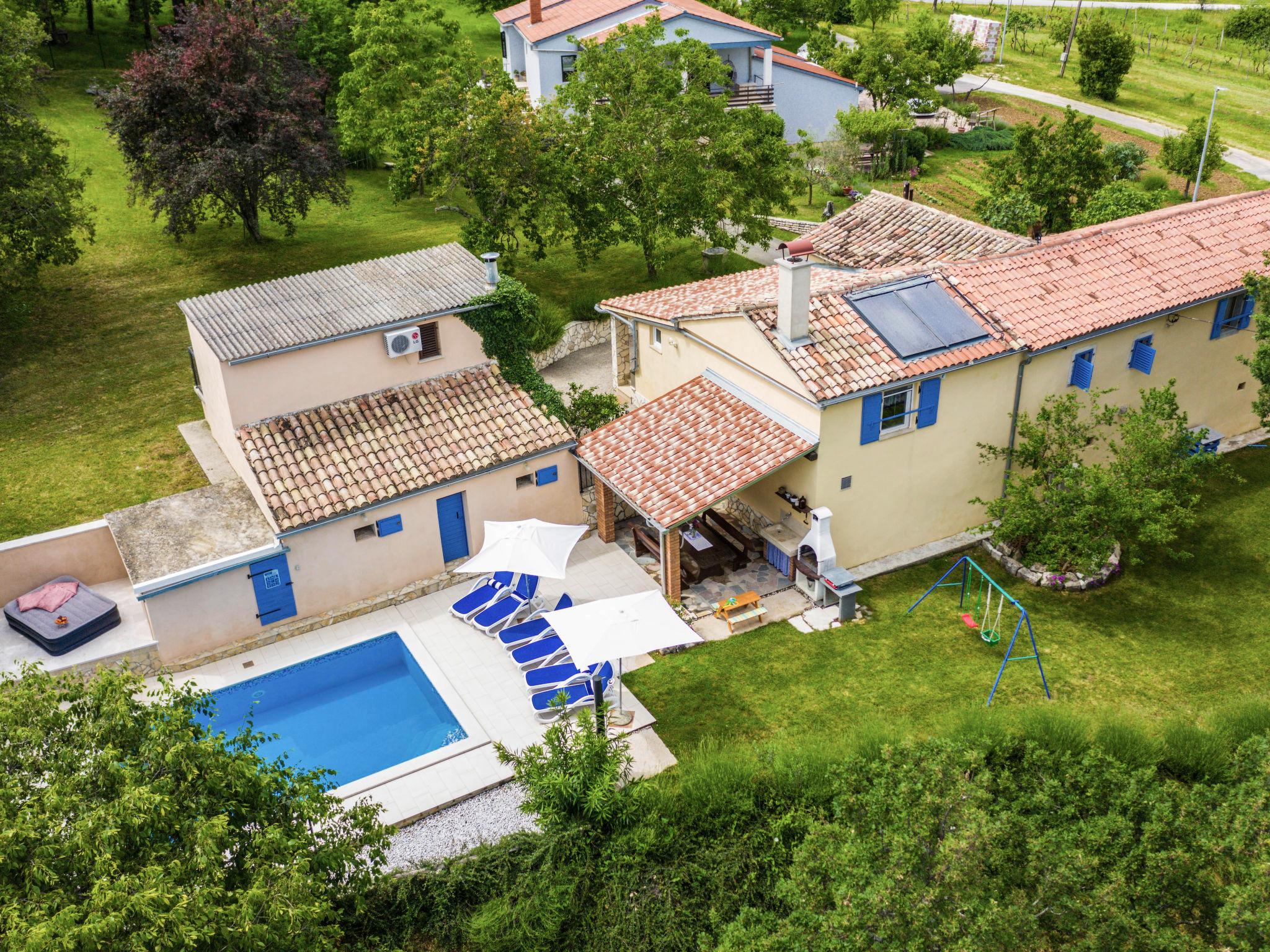 Photo 6 - Maison de 3 chambres à Pićan avec piscine privée et jardin