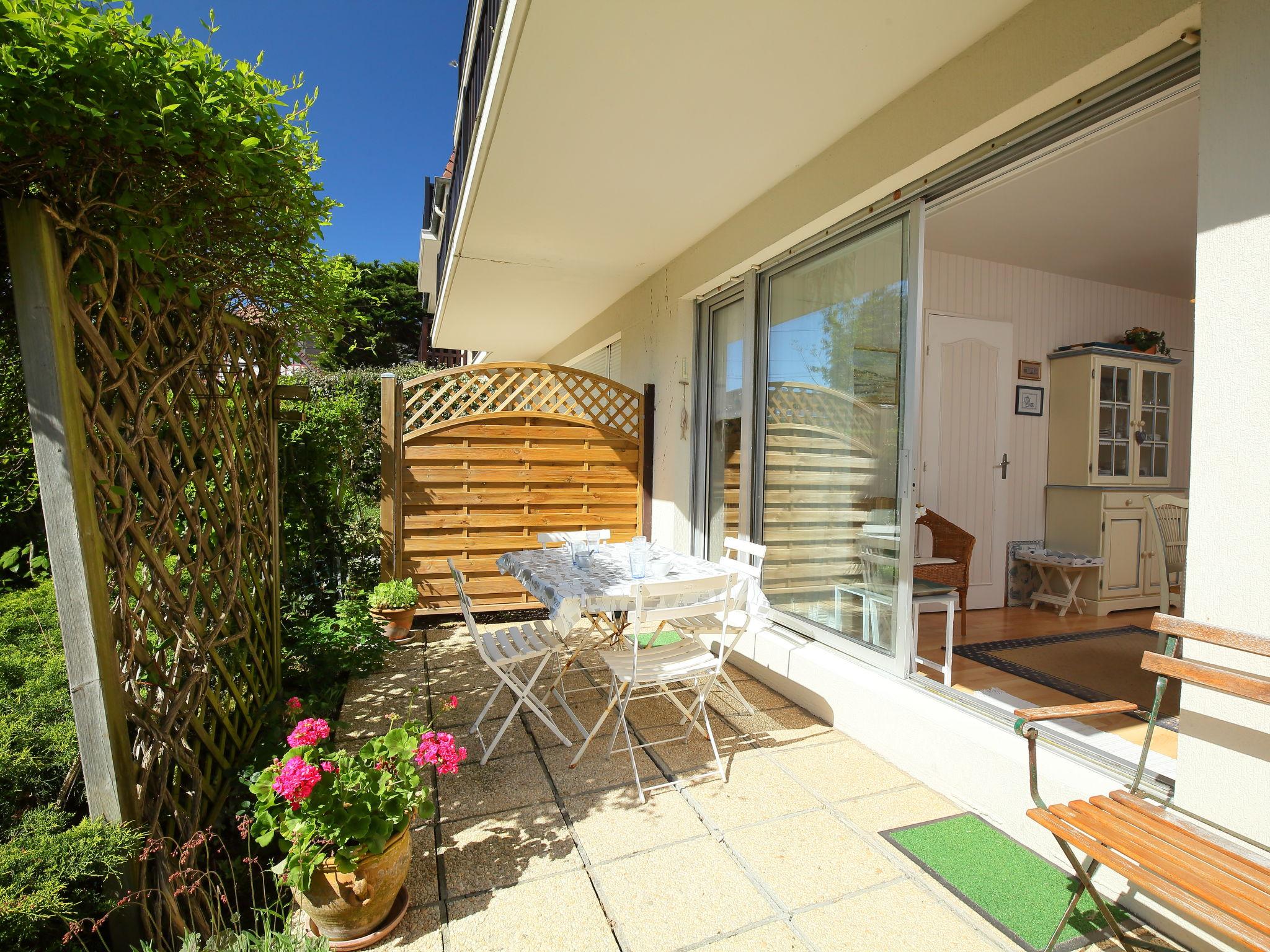 Foto 14 - Apartamento de 1 habitación en Cabourg con jardín y terraza