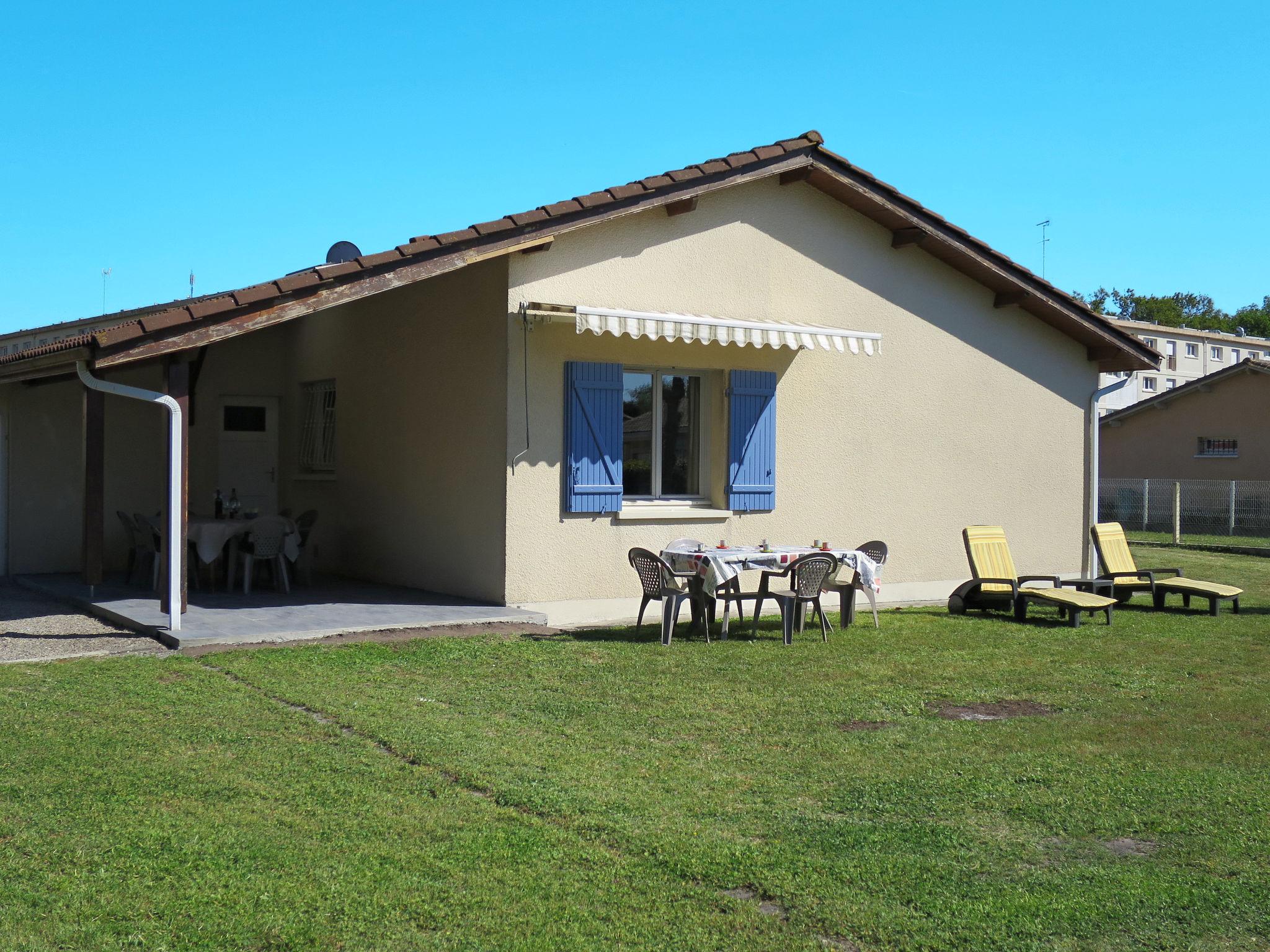 Photo 18 - Maison de 3 chambres à Hourtin avec jardin et terrasse