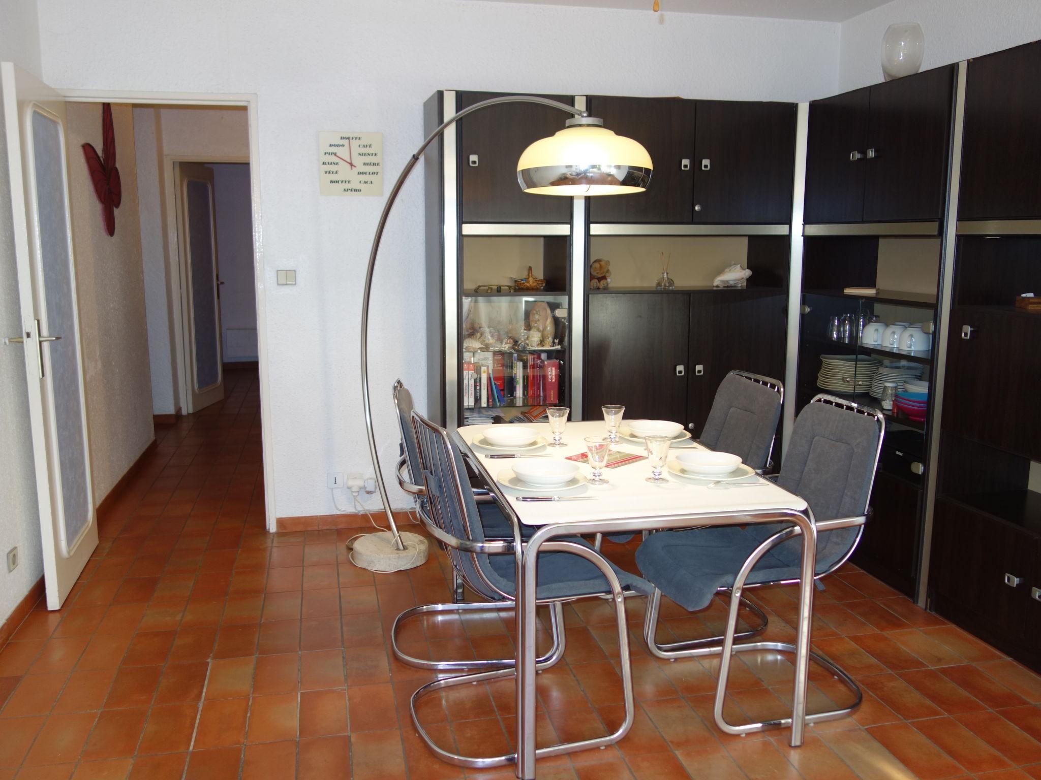 Photo 6 - 1 bedroom Apartment in La Ciotat with swimming pool and sea view