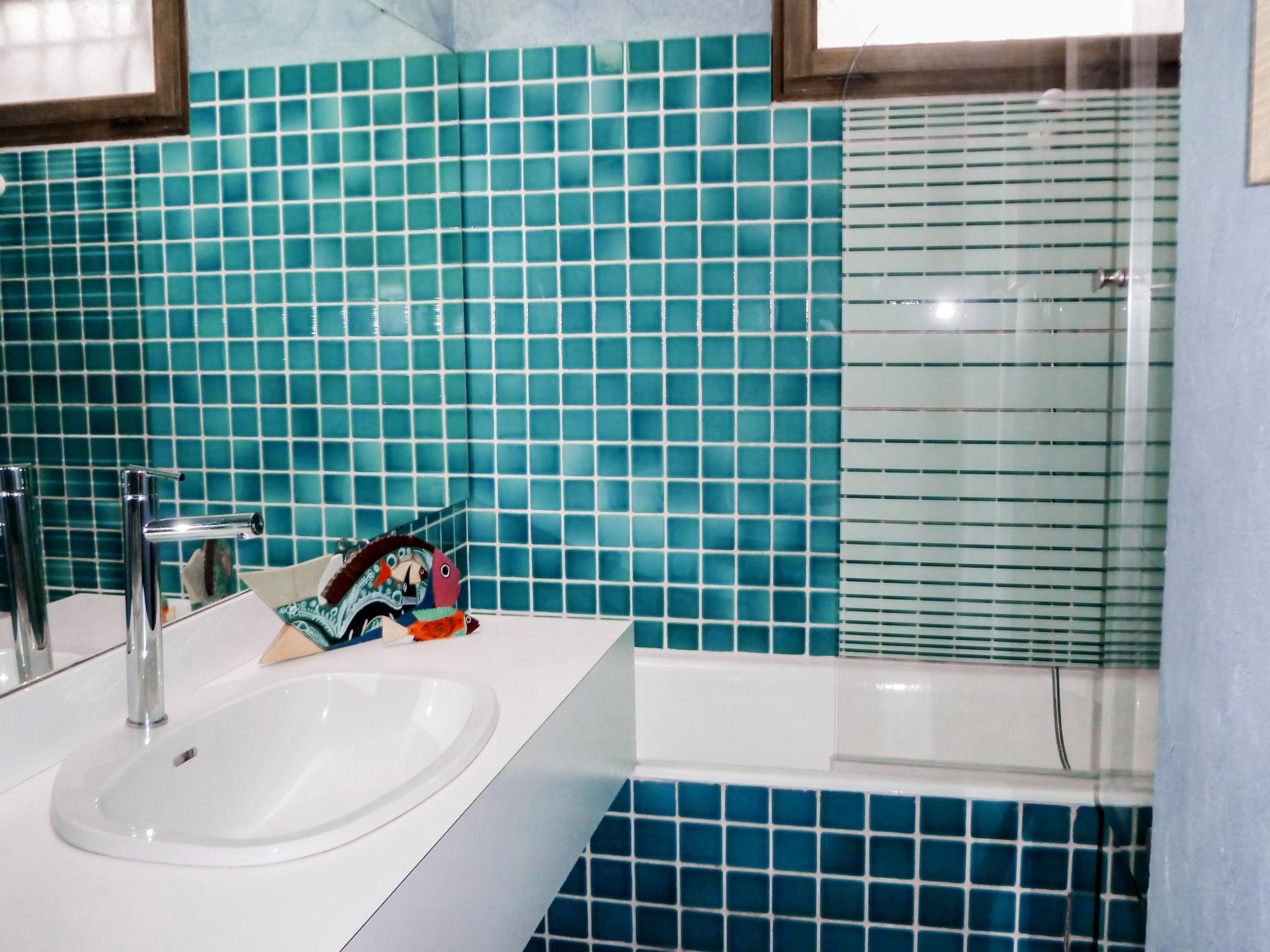 Foto 11 - Appartamento con 1 camera da letto a La Ciotat con piscina e vista mare