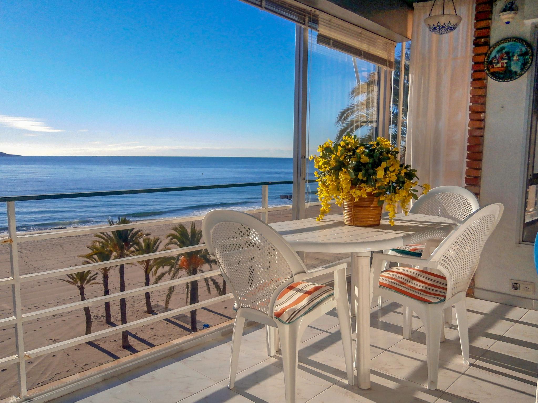 Photo 3 - Appartement de 3 chambres à Benidorm avec terrasse et vues à la mer