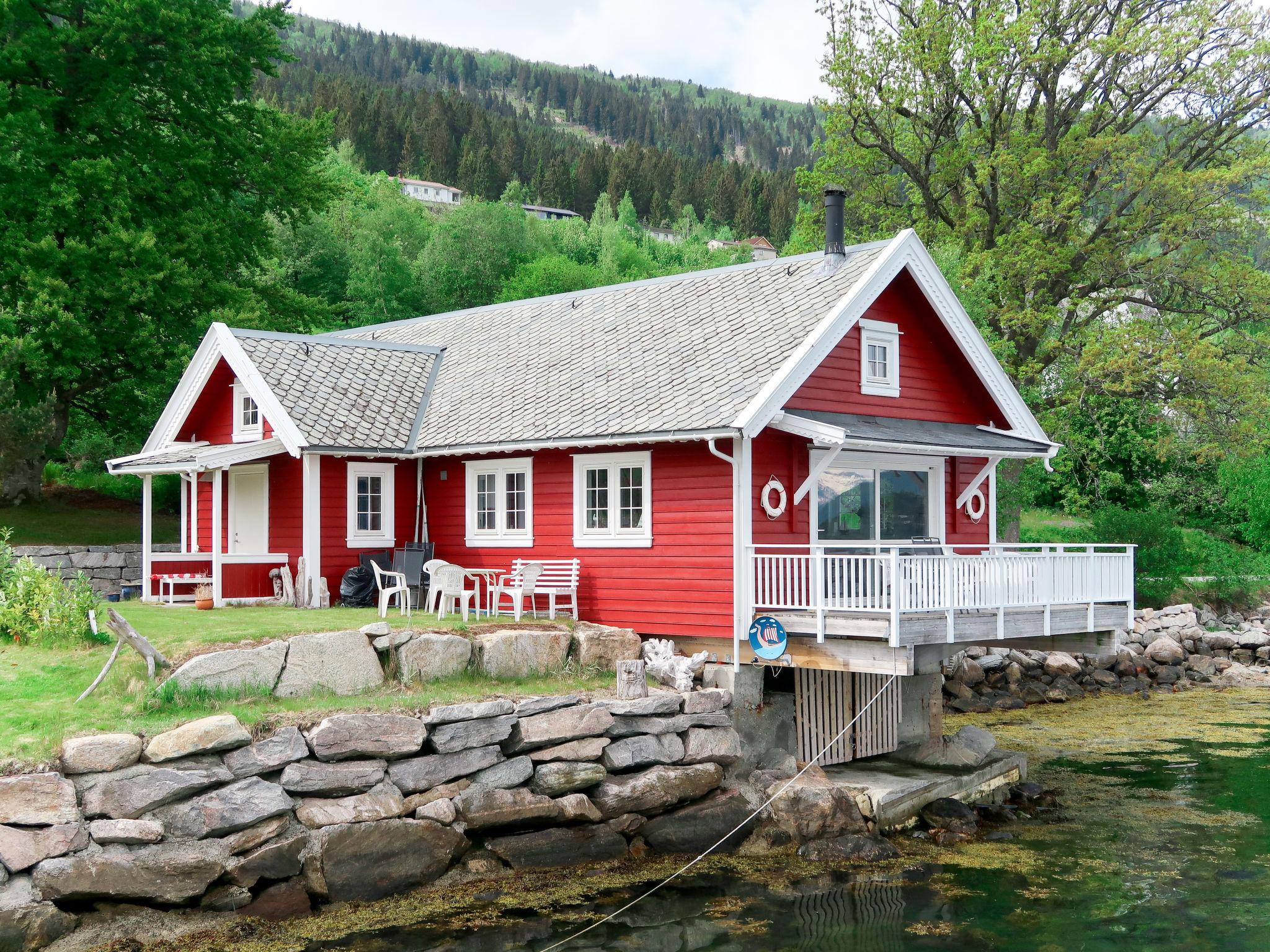 Foto 19 - Casa de 2 quartos em Balestrand com jardim e terraço