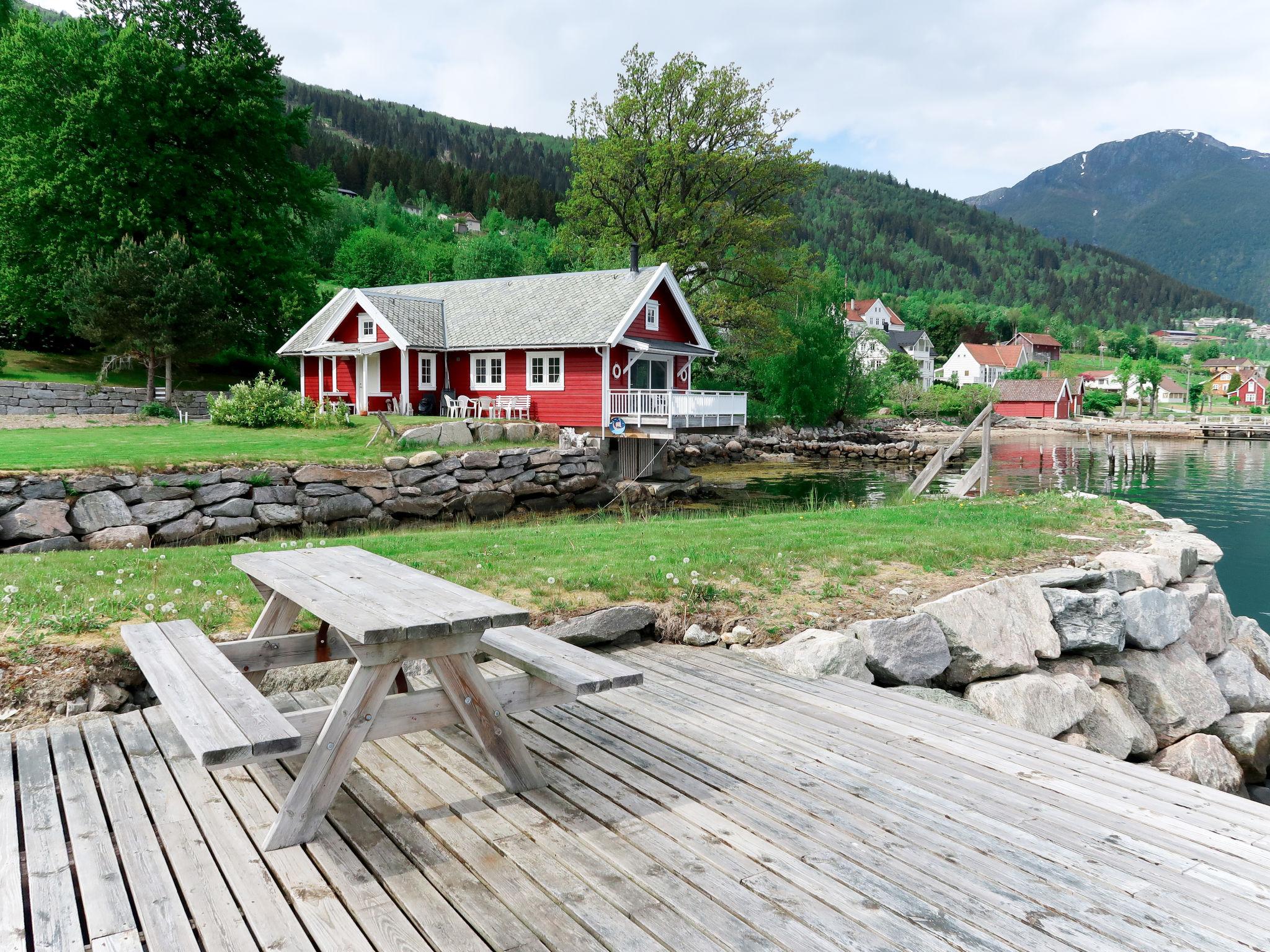 Foto 20 - Casa de 2 quartos em Balestrand com jardim e terraço