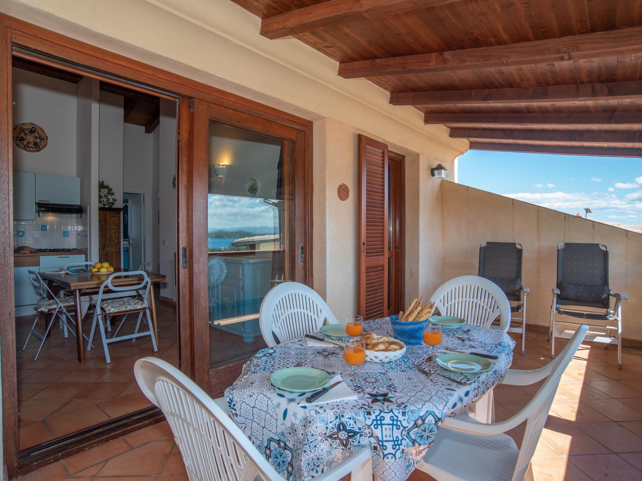 Foto 16 - Apartamento de 2 habitaciones en Golfo Aranci con terraza y vistas al mar