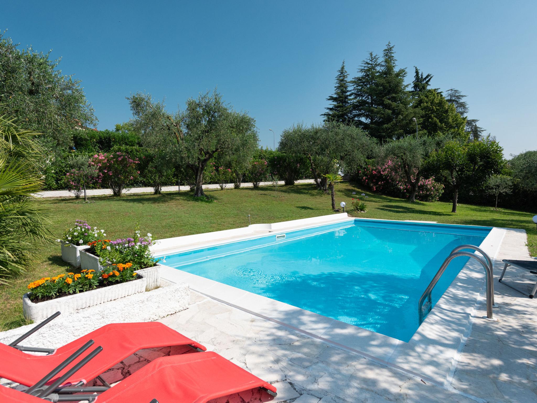 Foto 2 - Casa de 3 quartos em Soiano del Lago com piscina privada e vista para a montanha