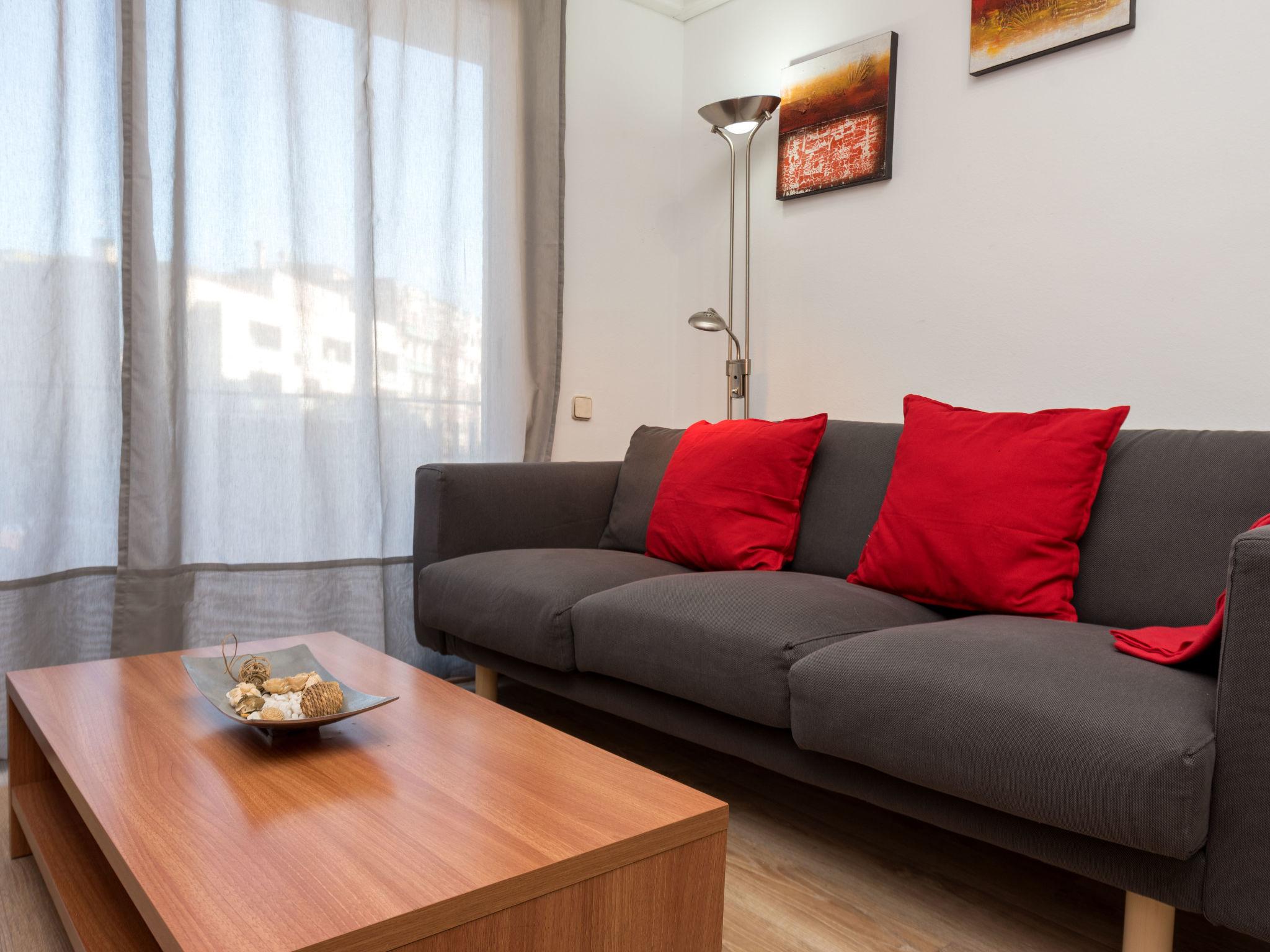 Foto 6 - Appartamento con 4 camere da letto a Barcellona