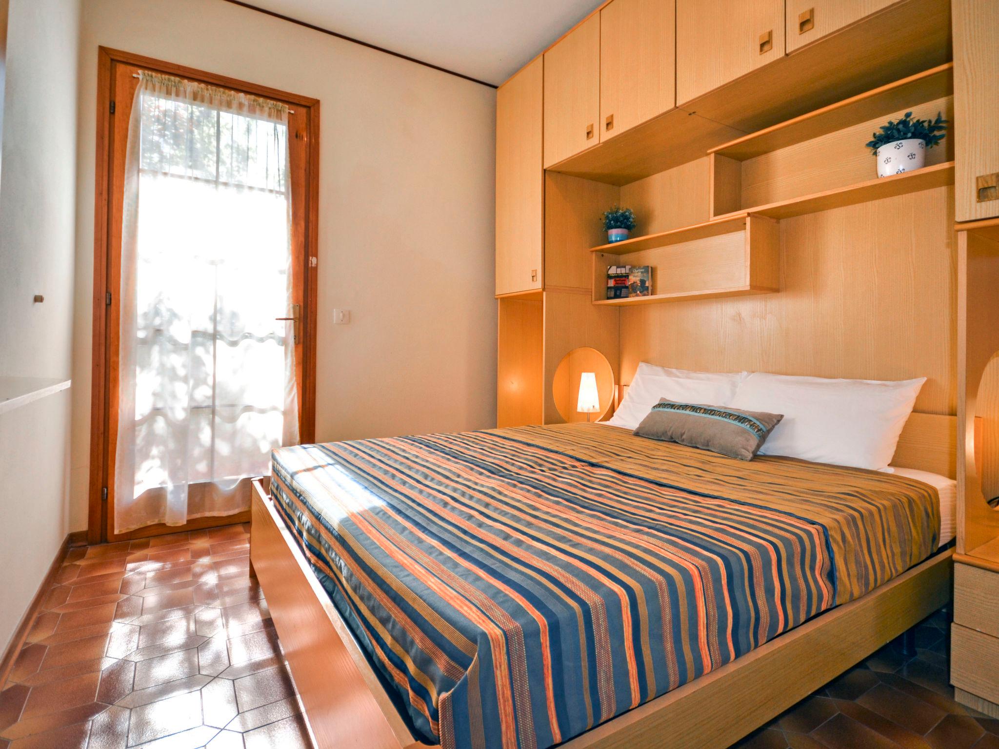 Foto 6 - Haus mit 2 Schlafzimmern in San Michele al Tagliamento mit terrasse und blick aufs meer