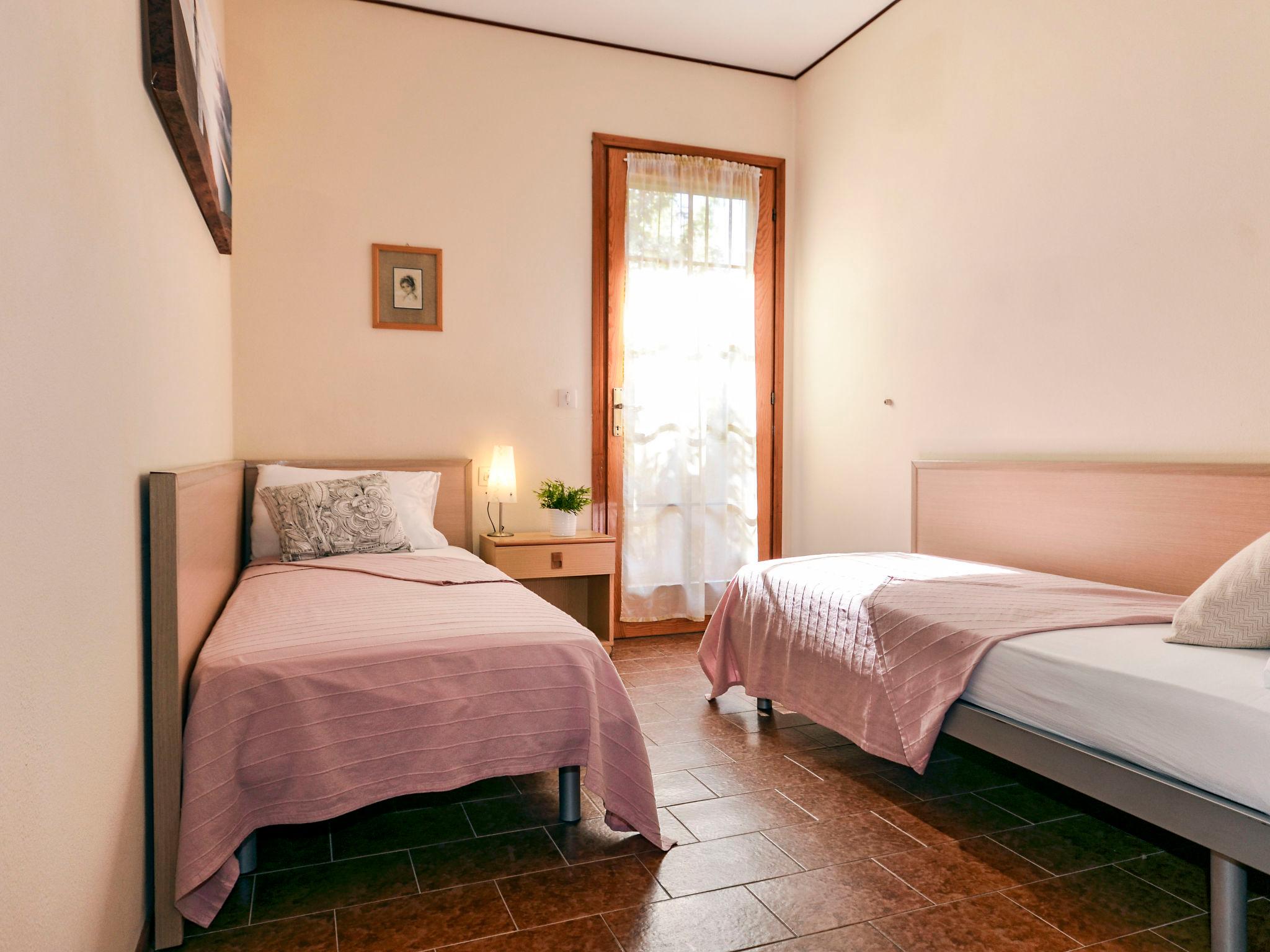 Foto 9 - Haus mit 2 Schlafzimmern in San Michele al Tagliamento mit terrasse und blick aufs meer