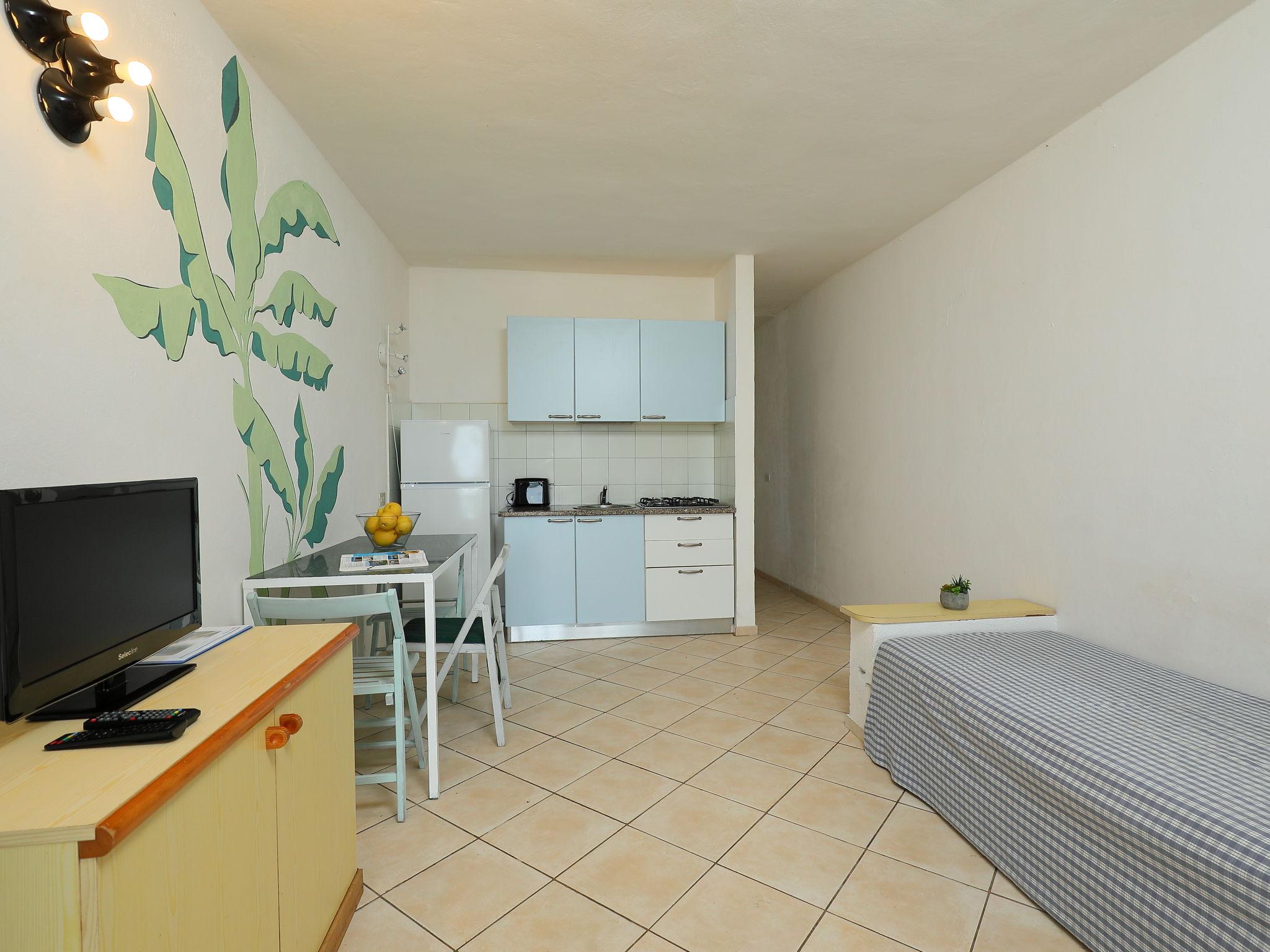 Foto 6 - Apartment mit 1 Schlafzimmer in Golfo Aranci mit garten und blick aufs meer
