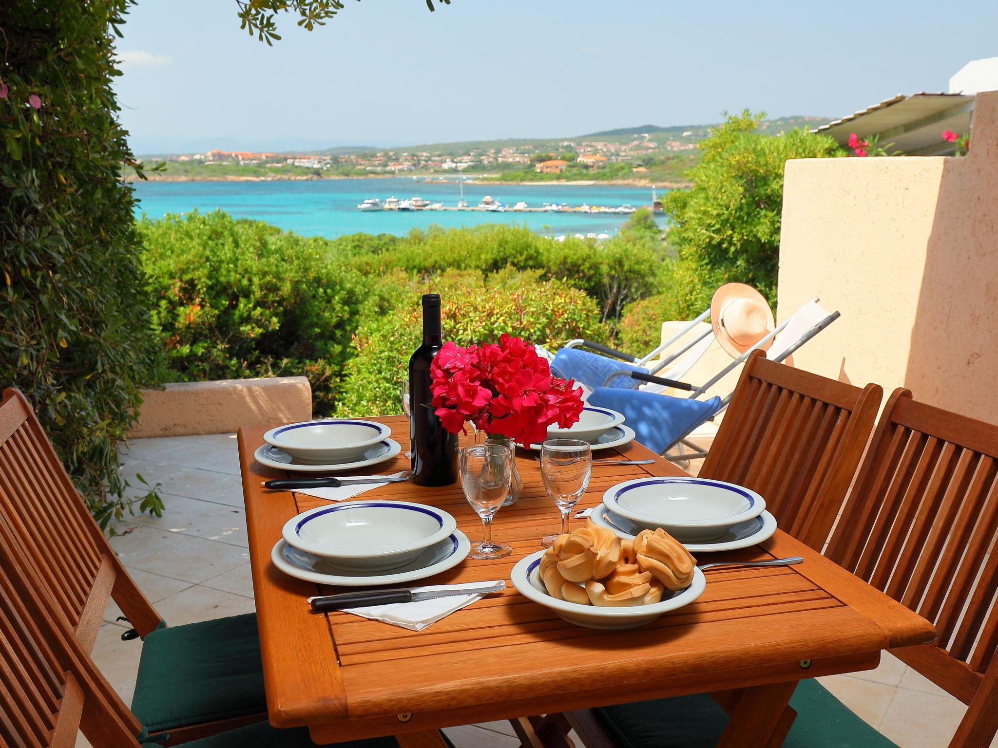 Photo 11 - 1 bedroom Apartment in Golfo Aranci with garden and sea view