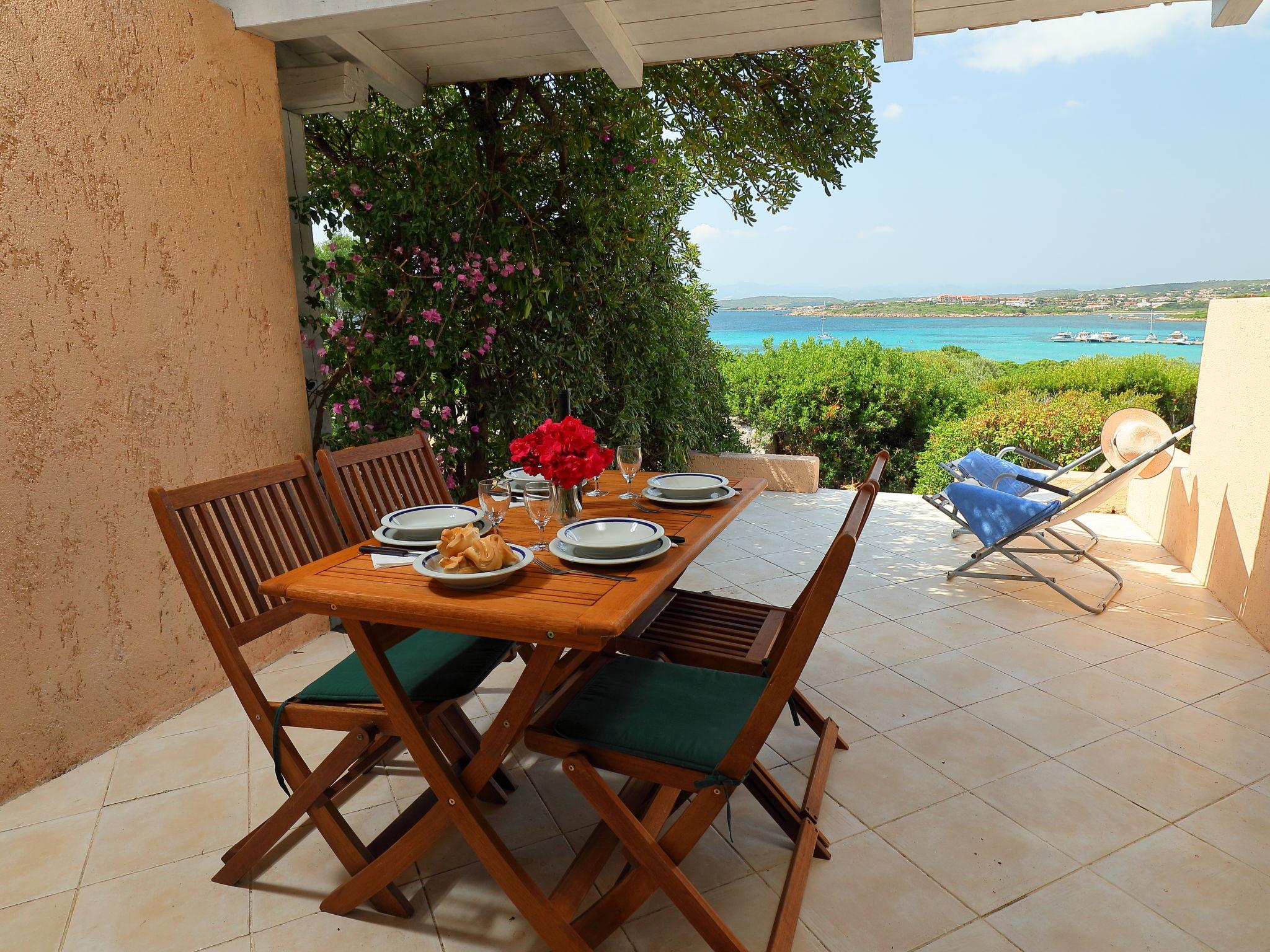 Foto 2 - Apartamento de 1 quarto em Golfo Aranci com jardim e vistas do mar