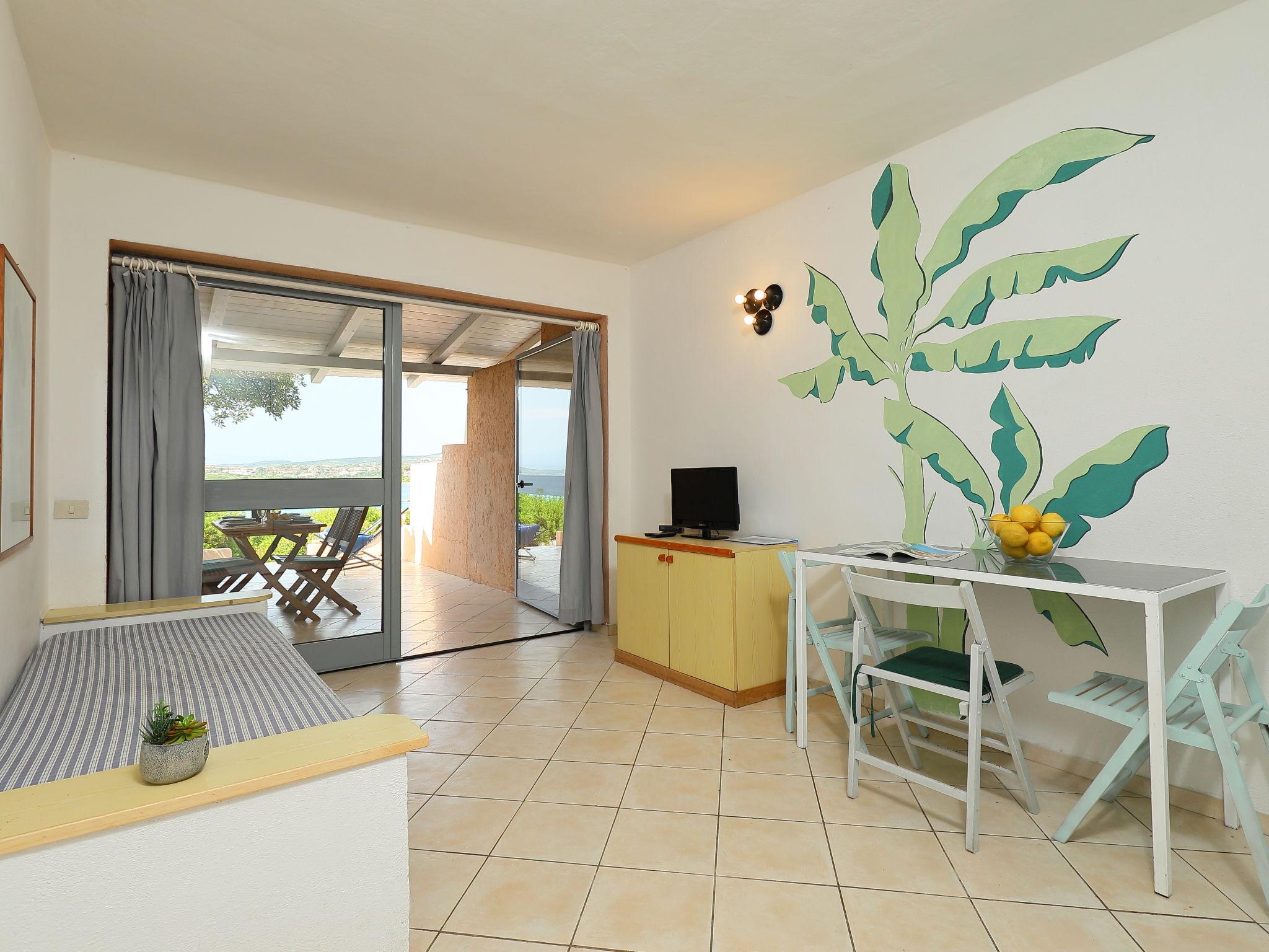 Foto 5 - Apartamento de 1 quarto em Golfo Aranci com jardim e vistas do mar