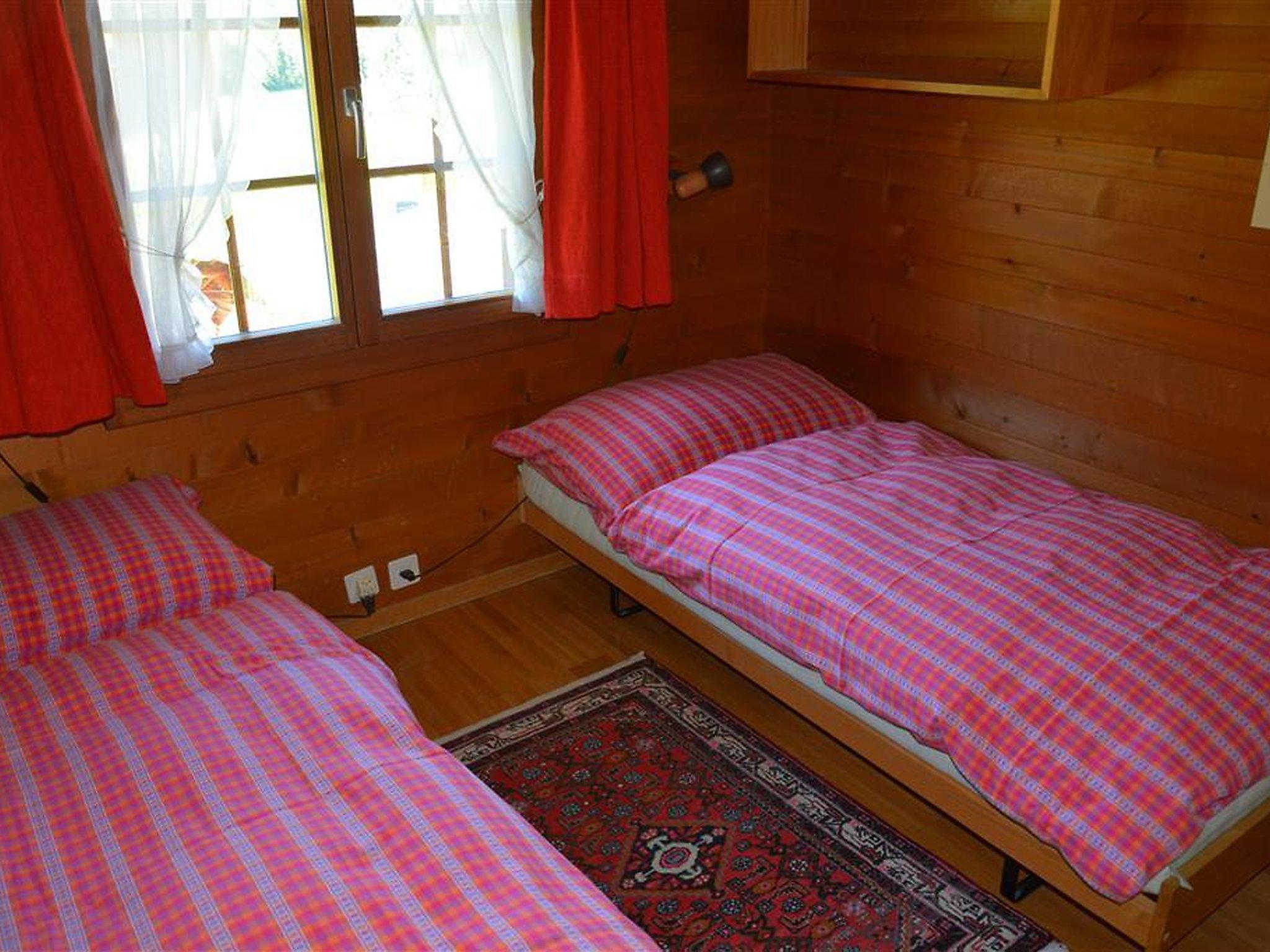 Foto 16 - Appartamento con 2 camere da letto a Saanen