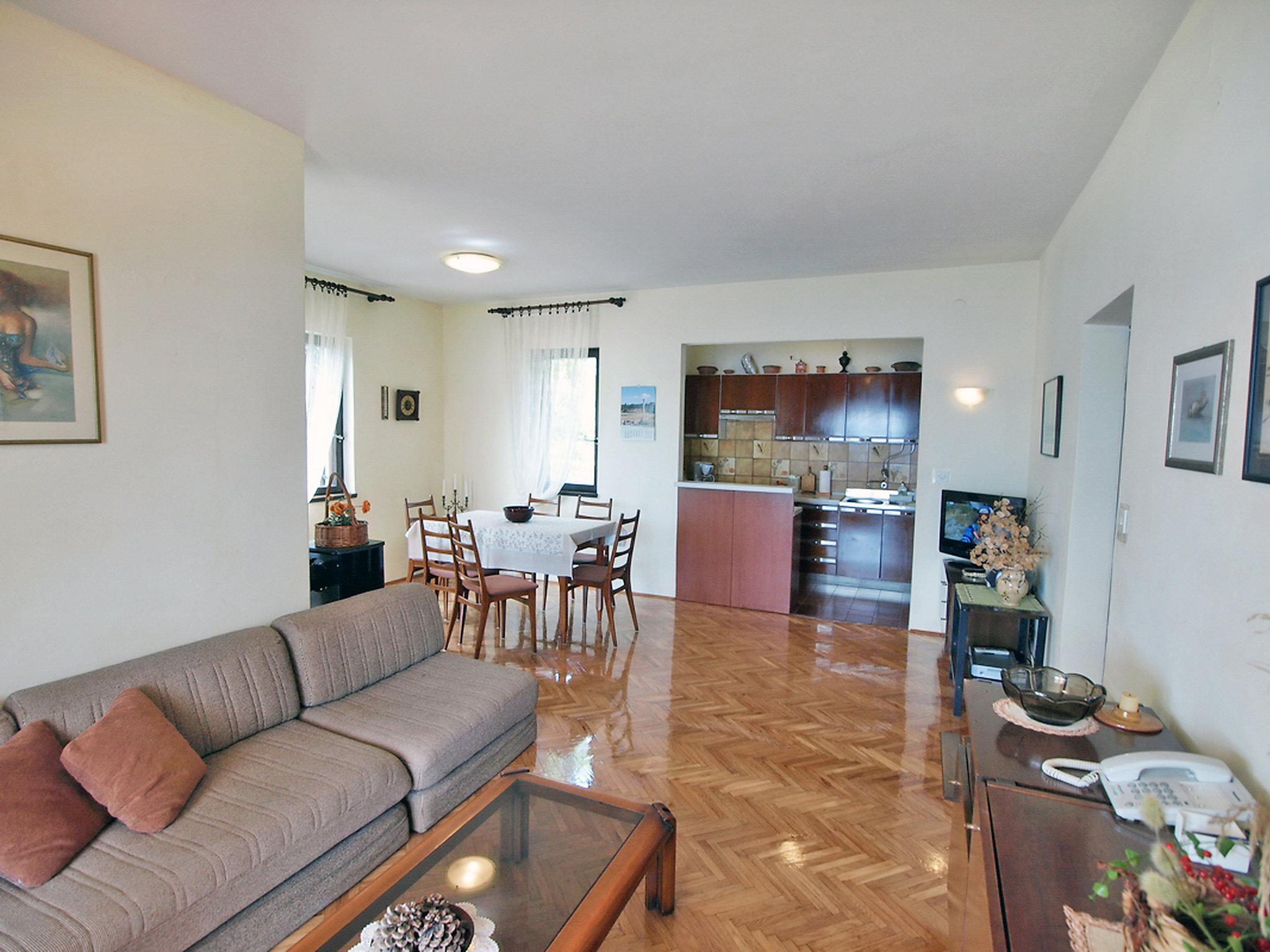 Photo 2 - 3 bedroom Apartment in Zadar with terrace