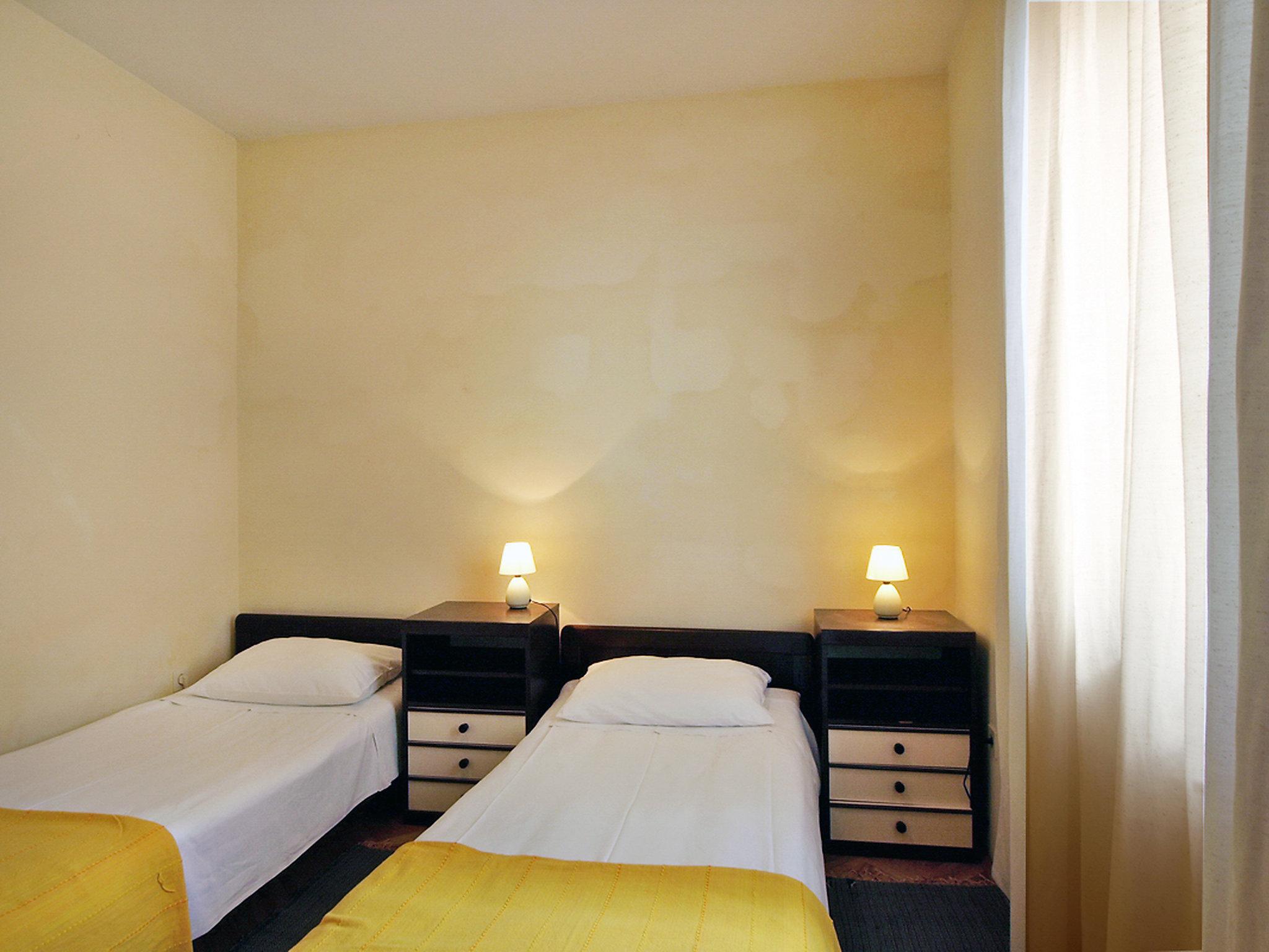 Foto 11 - Appartamento con 3 camere da letto a Zara con terrazza e vista mare