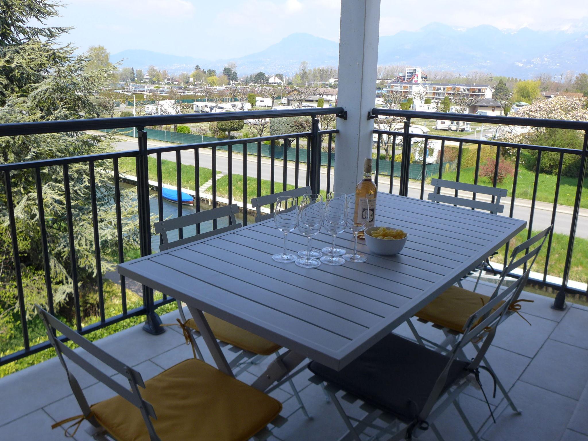 Photo 19 - 3 bedroom Apartment in Port-Valais with mountain view