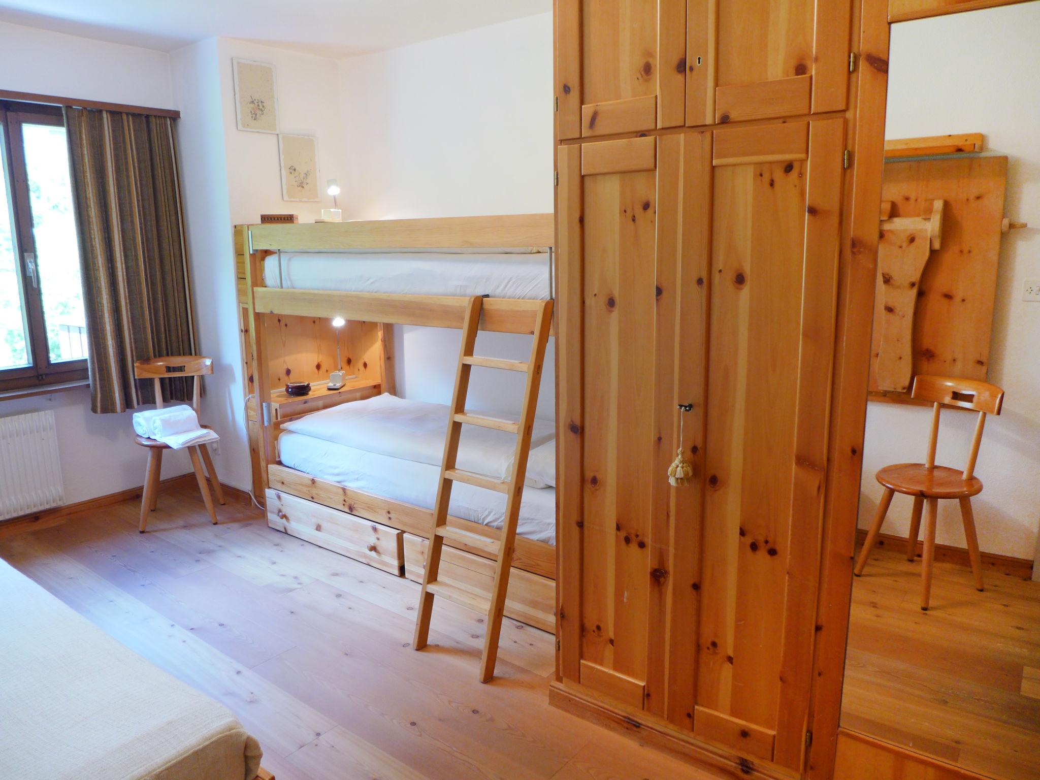 Foto 4 - Appartamento con 2 camere da letto a Sankt Moritz con vista sulle montagne