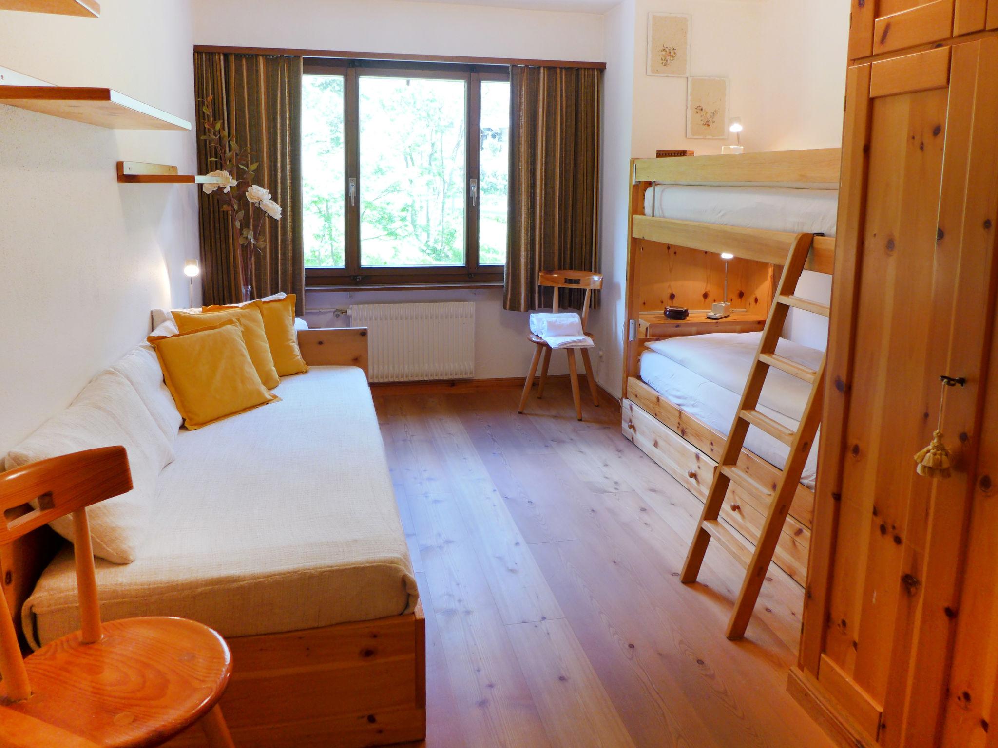 Foto 10 - Apartamento de 2 habitaciones en Sankt Moritz con vistas a la montaña