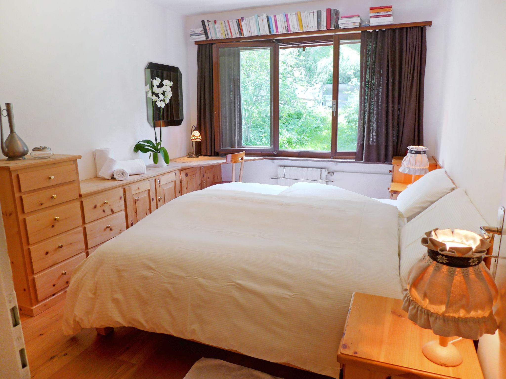 Foto 3 - Apartment mit 2 Schlafzimmern in Sankt Moritz mit blick auf die berge