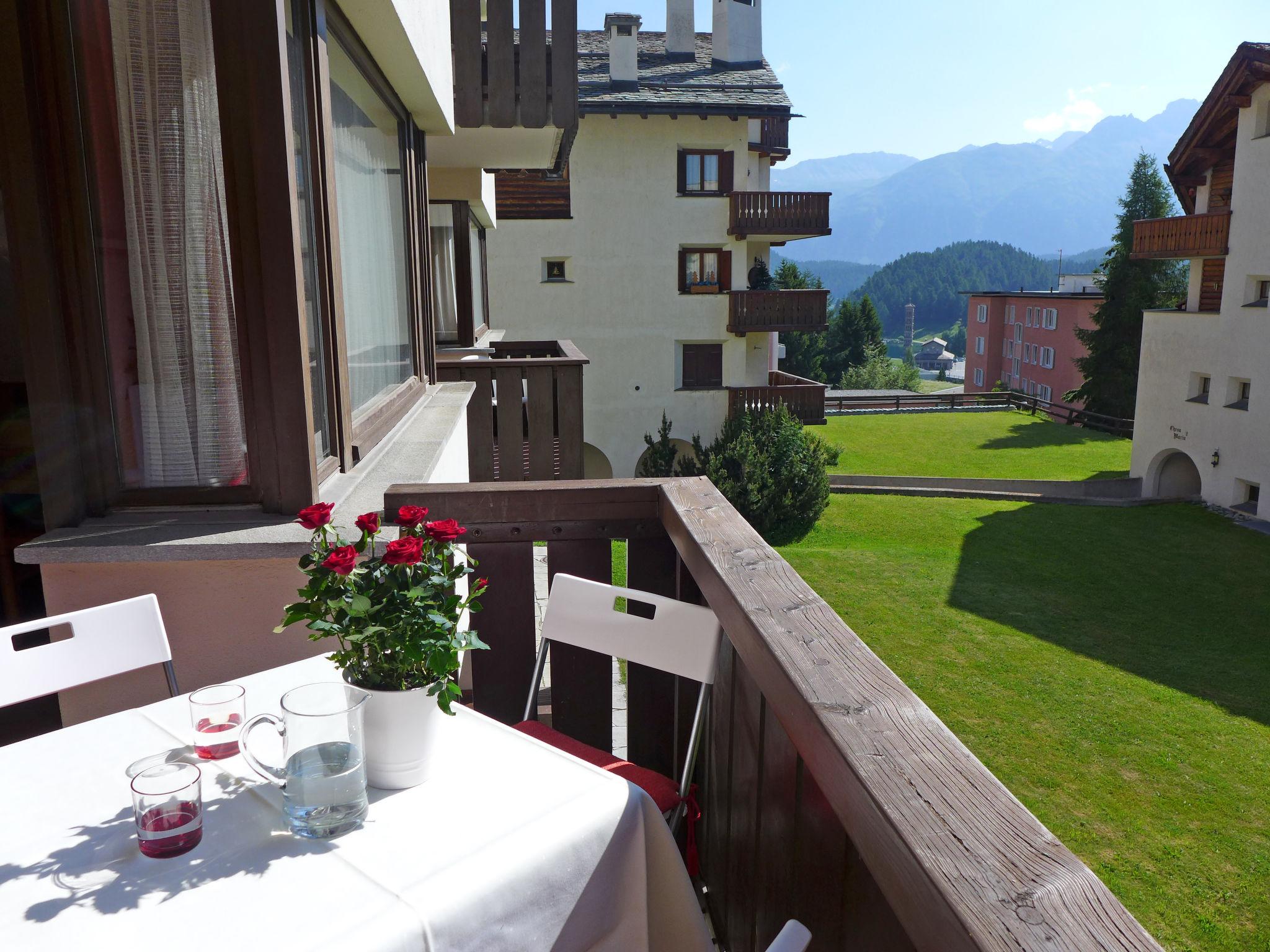 Foto 17 - Apartment mit 2 Schlafzimmern in Sankt Moritz mit blick auf die berge