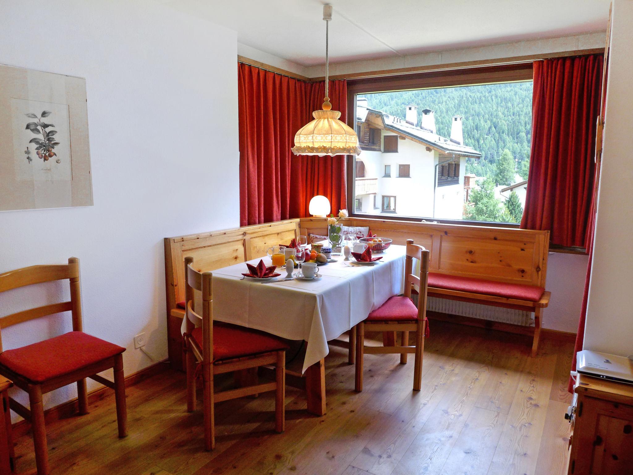 Foto 8 - Apartment mit 2 Schlafzimmern in Sankt Moritz mit blick auf die berge